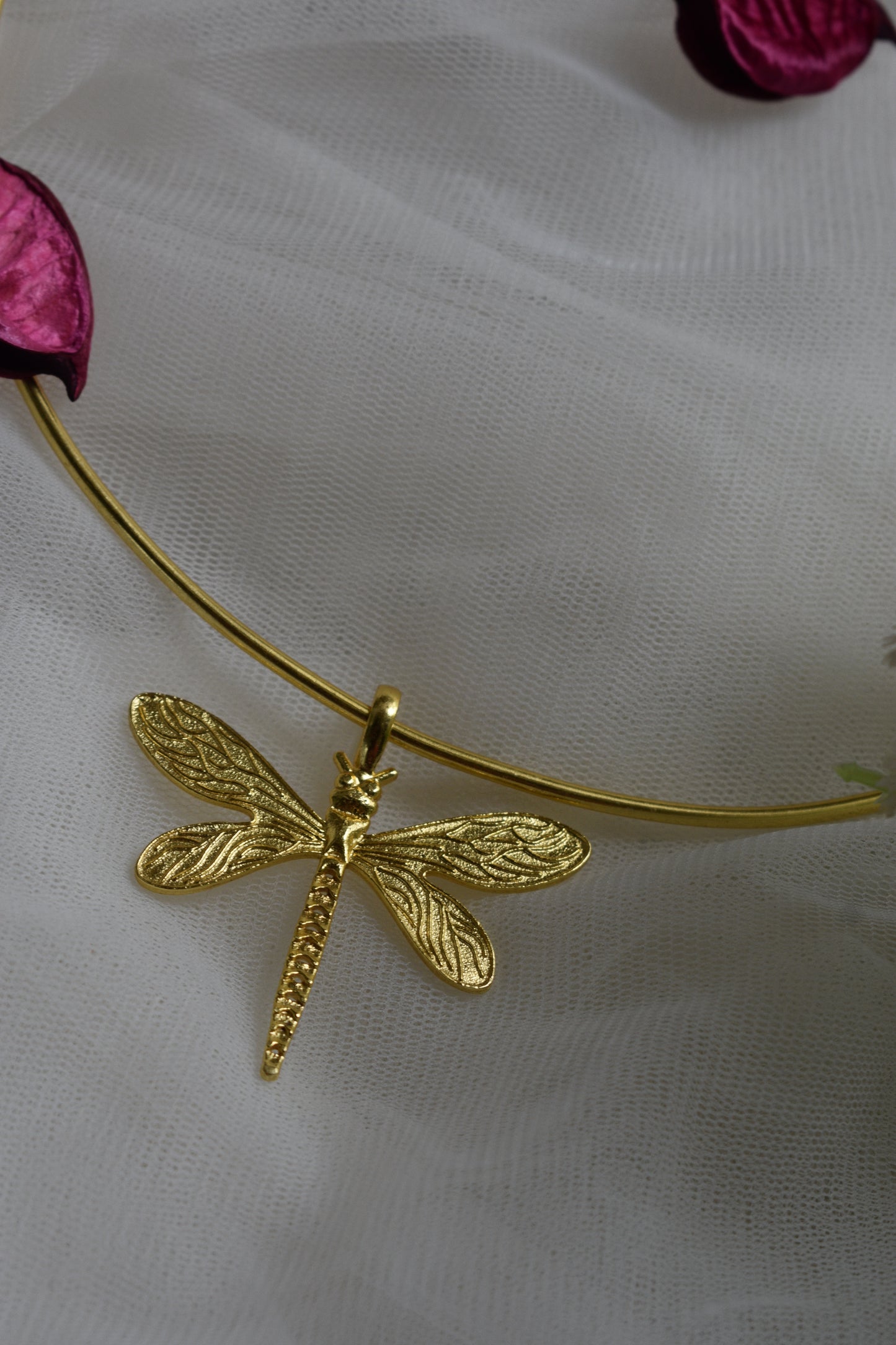 ABH0002 Brass Dragon fly Hasli choker