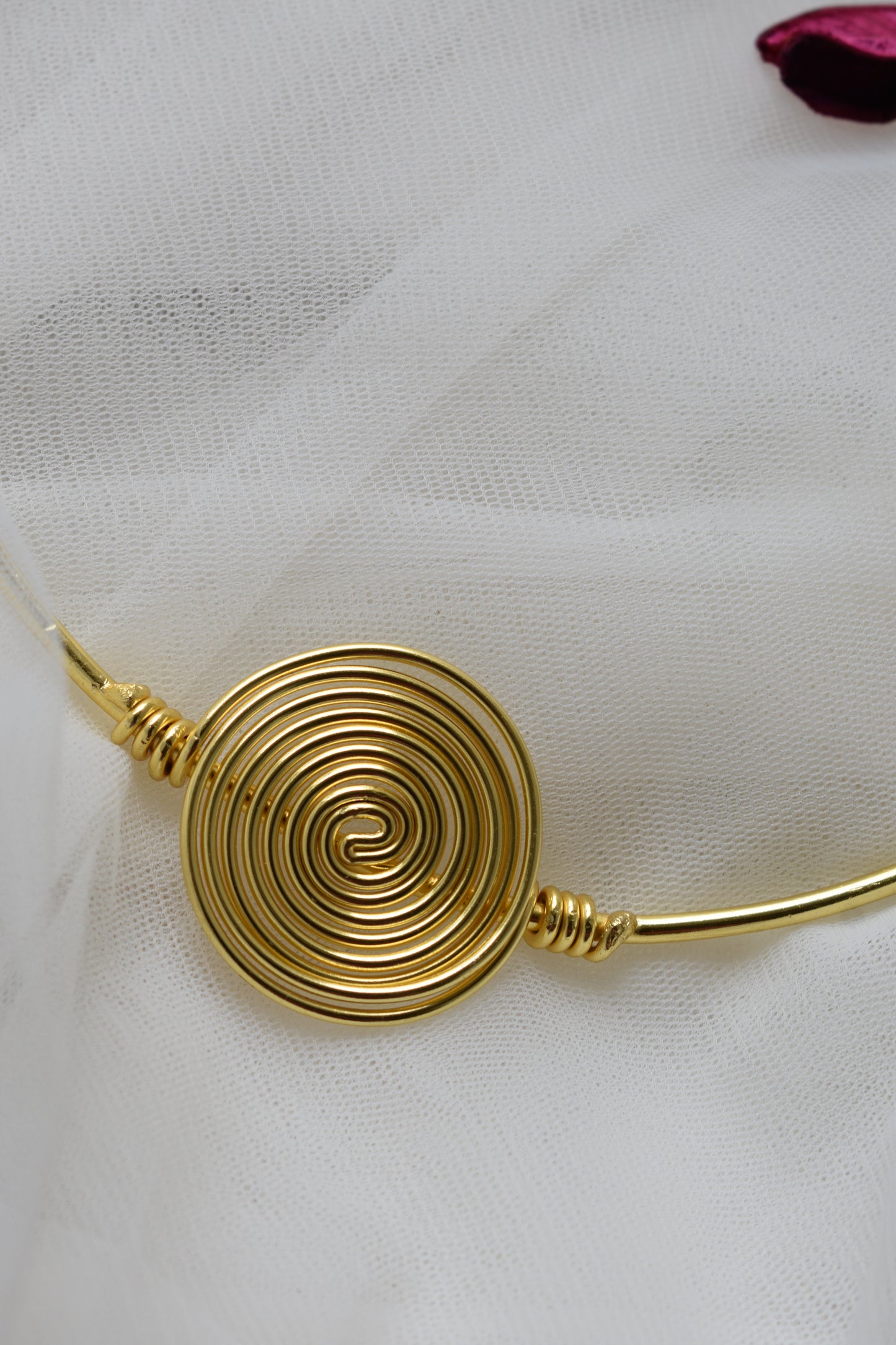 ABH0001 Brass Swirl Hasli choker