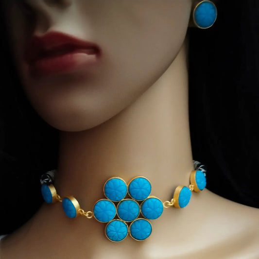 Blue Self carved monalisa stone choker necklace set