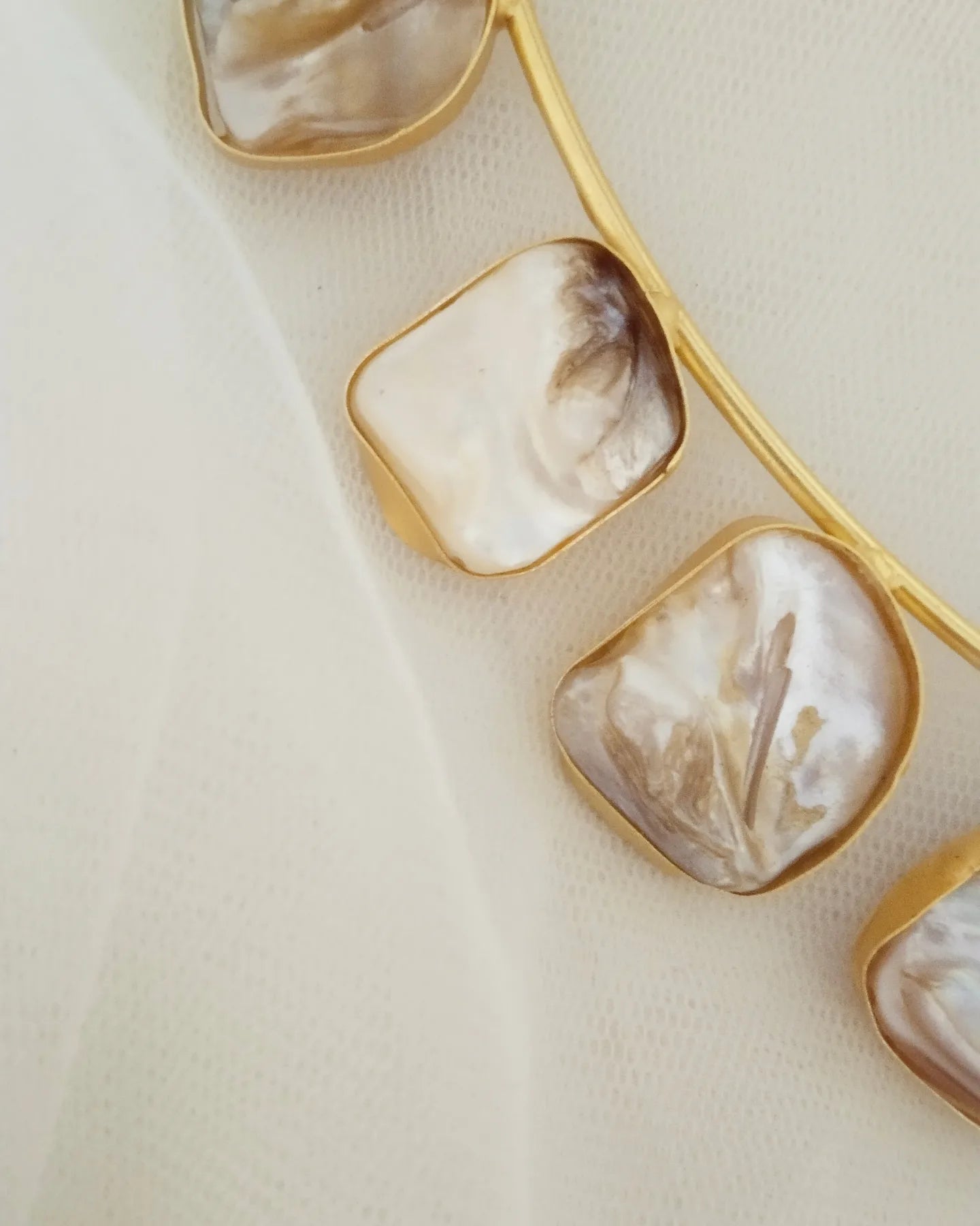 ABP0001 Mother of pearl Hasli Choker set