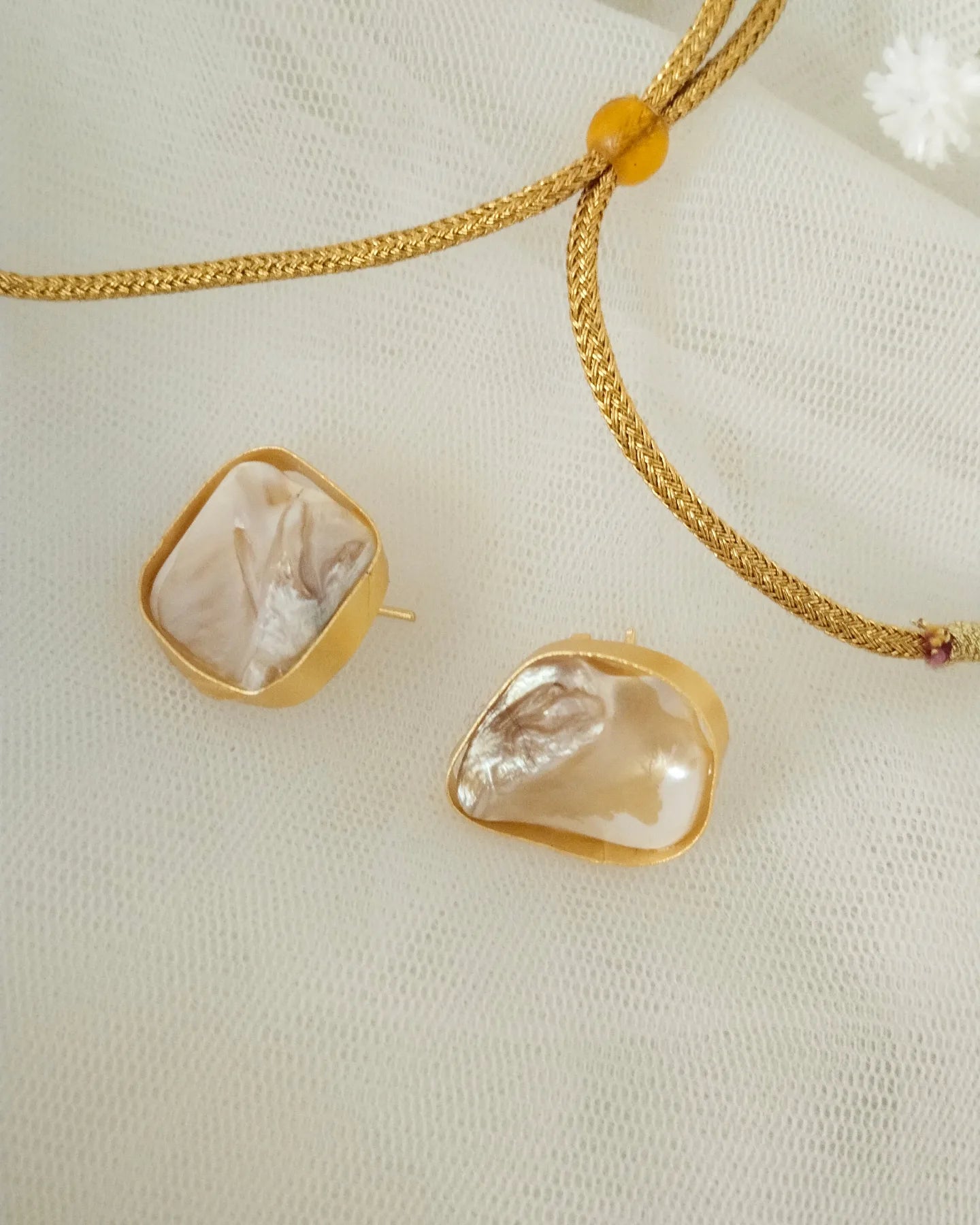 ABP0001 Mother of pearl Hasli Choker set