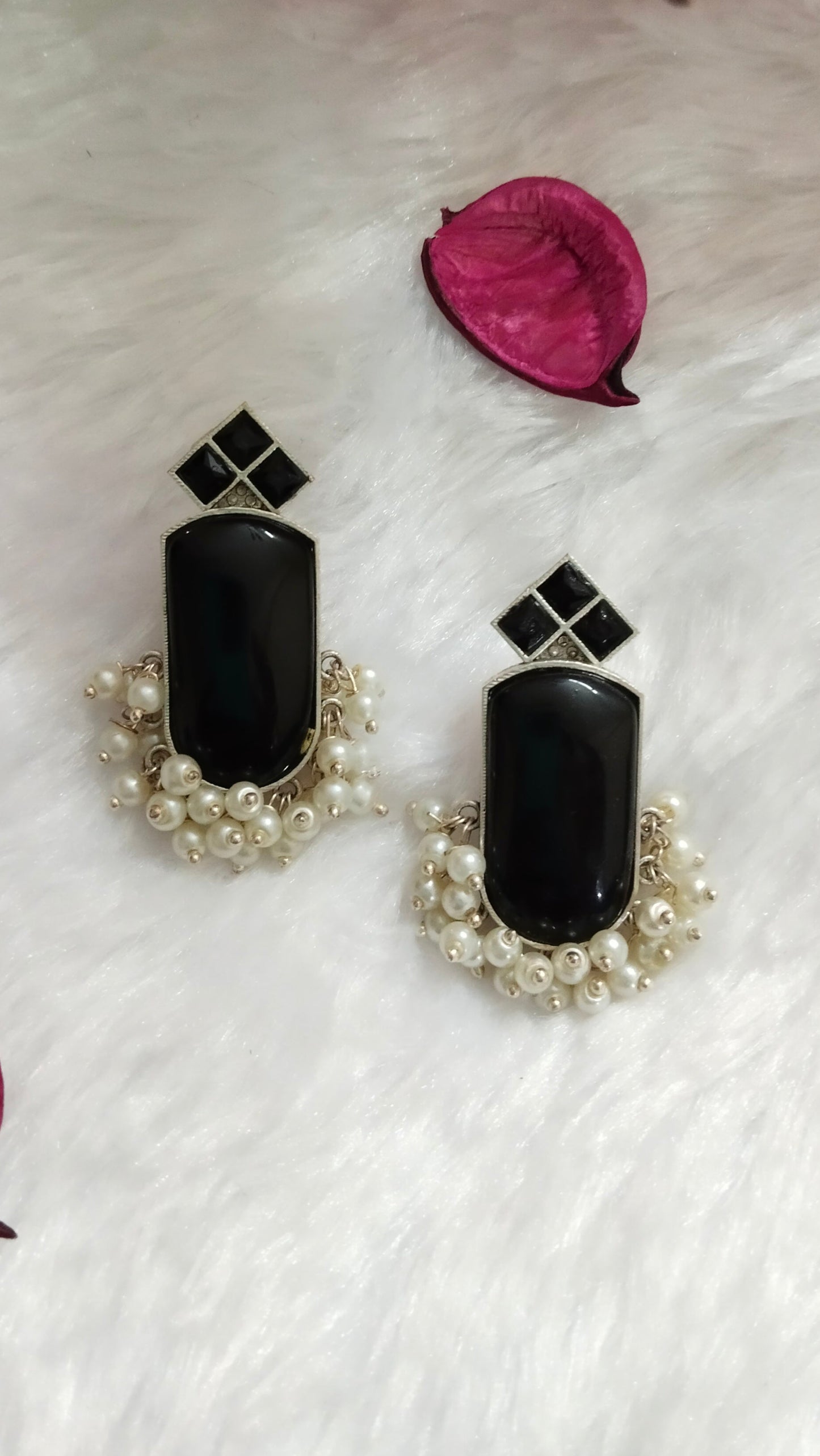 Unique shaped Silver replica earrings with pearl ASE06