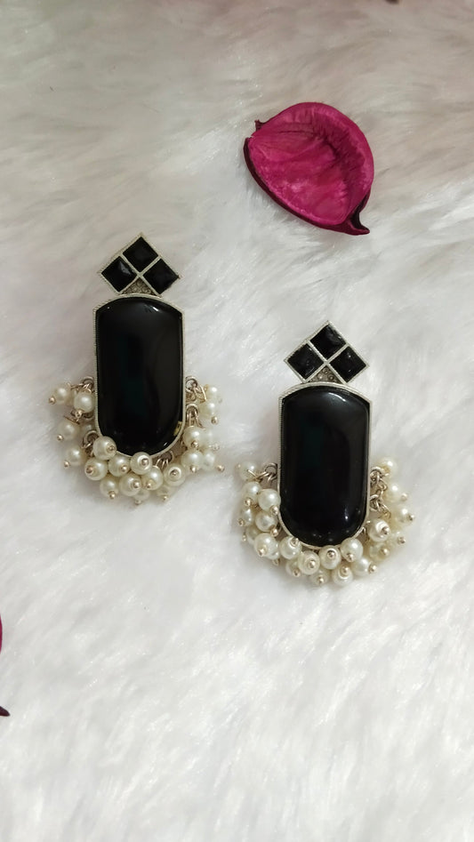 Unique shaped Silver replica earrings with pearl ASE06