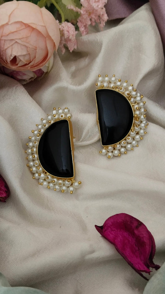 monalisa Black stone earring with pearl, Aval aabarana earring, Best fashion jewellery Brand