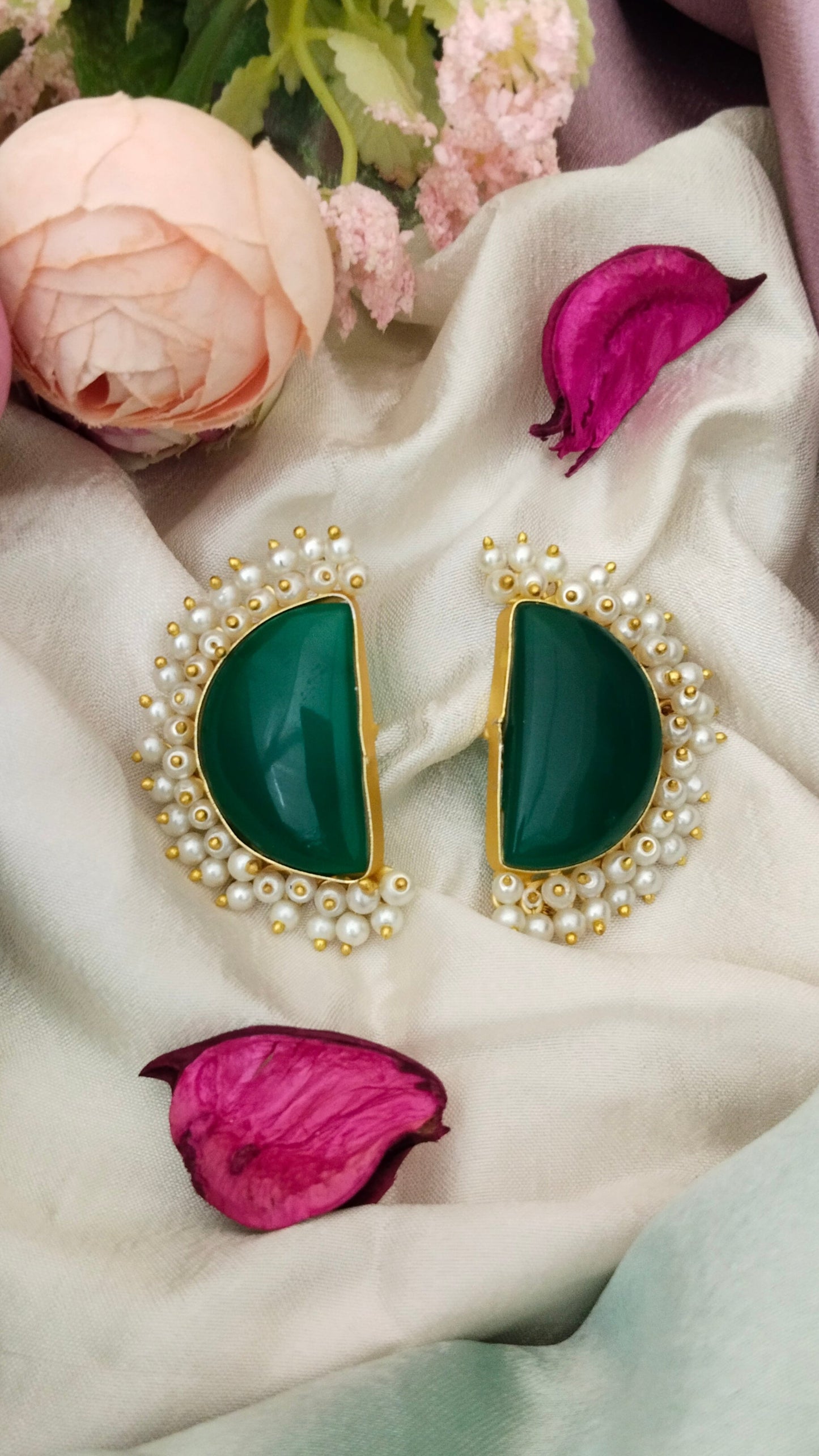 monalisa green stone earring with pearl, Aval aabarana earring, Best fashion jewellery Brand