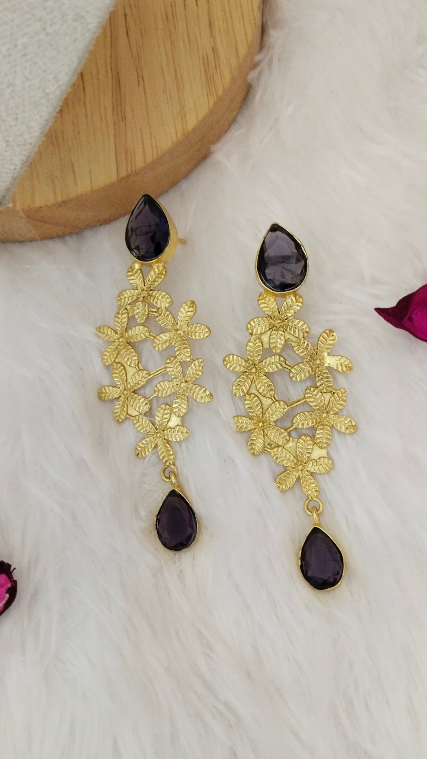 Flower designed with crystal stone earring, aval aabarana ,best fashion jewellery brand, brass earrings