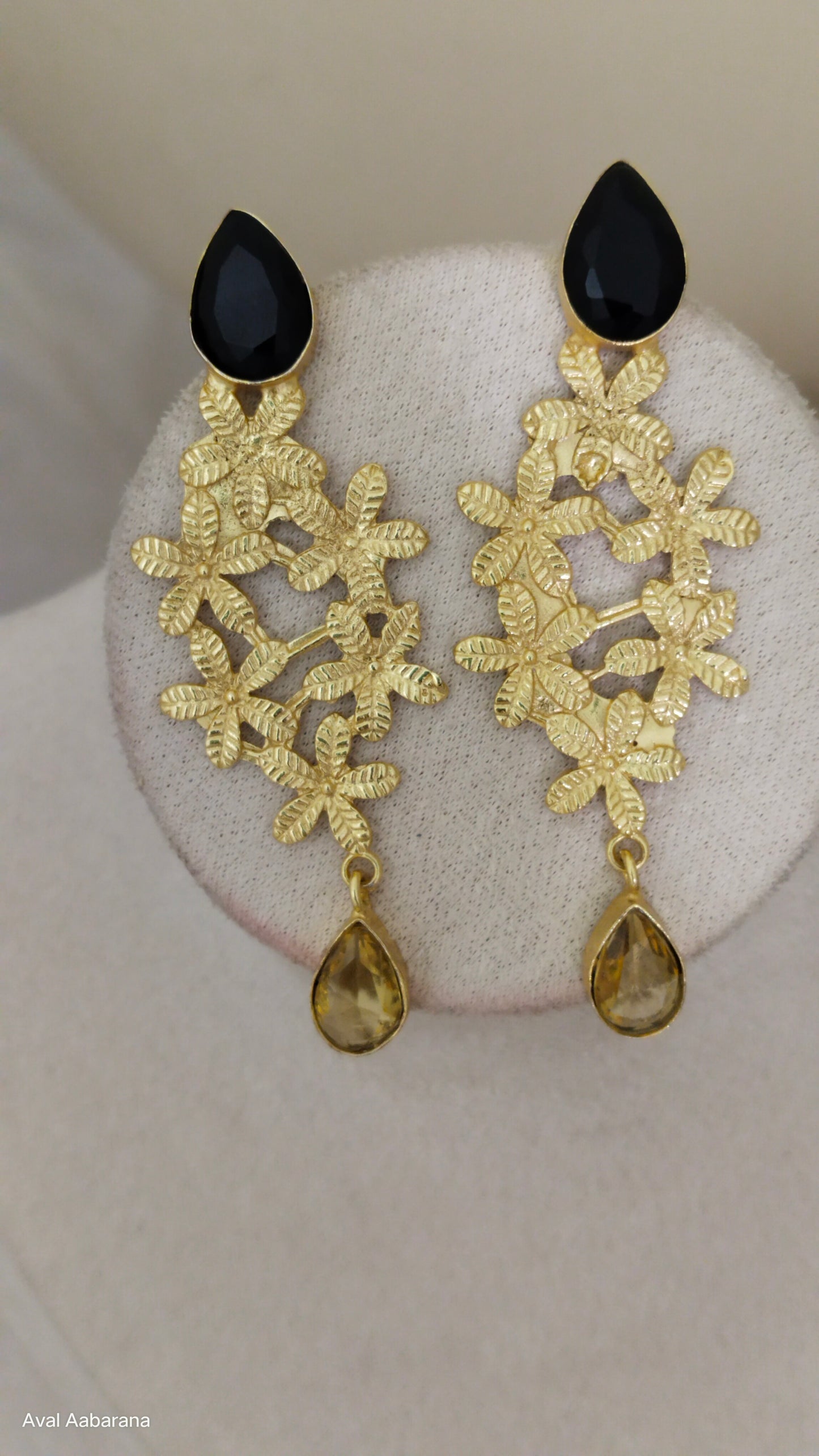 Flower designed with crystal stone earring, aval aabarana ,best fashion jewellery brand, brass earrings