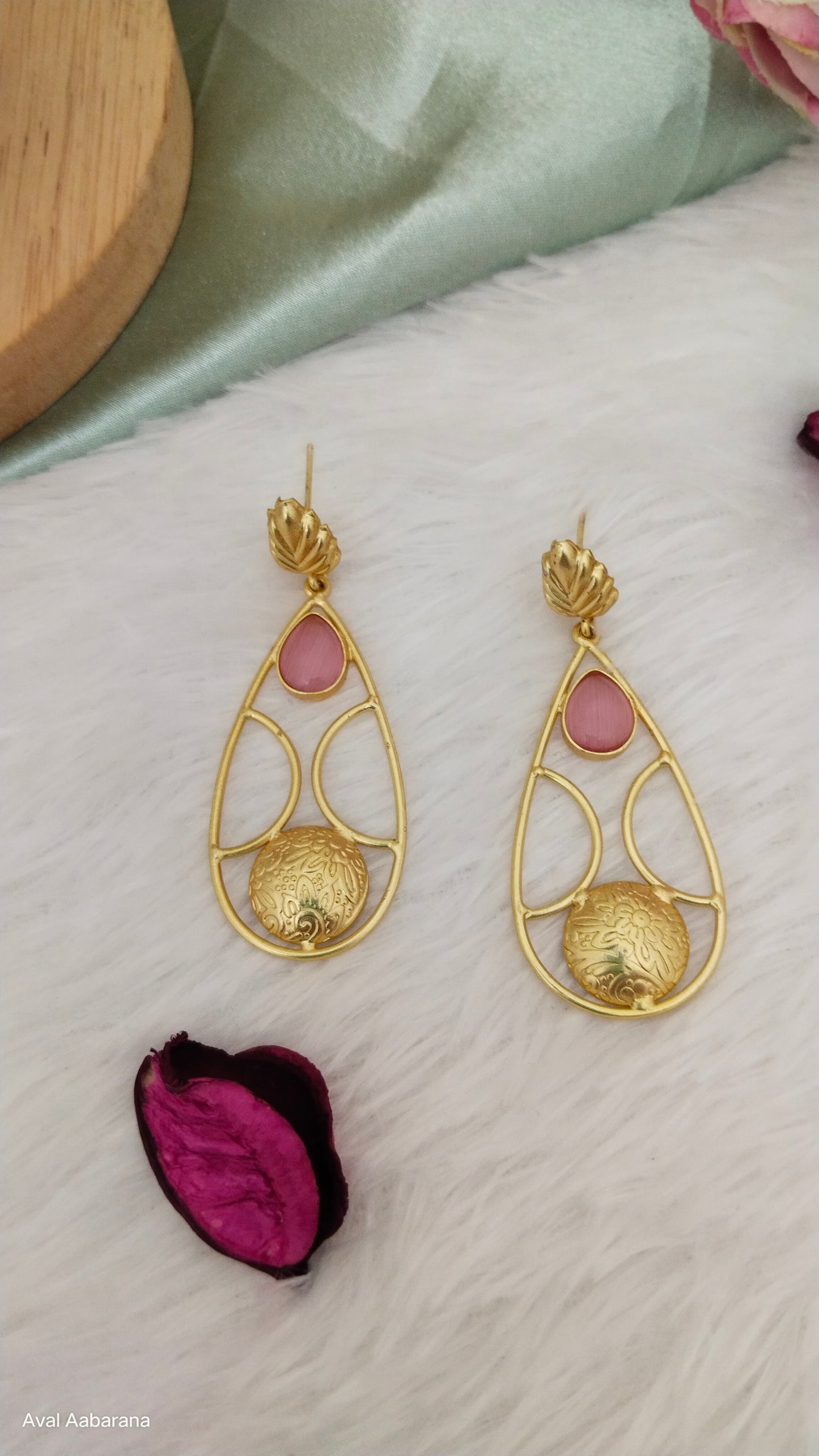 Pink monalisa stone dangle earring