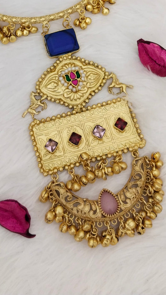 aval aabarana ,best fashion jewellery brand, brass earrings, Orange earrings,
Necklace, husli, choker