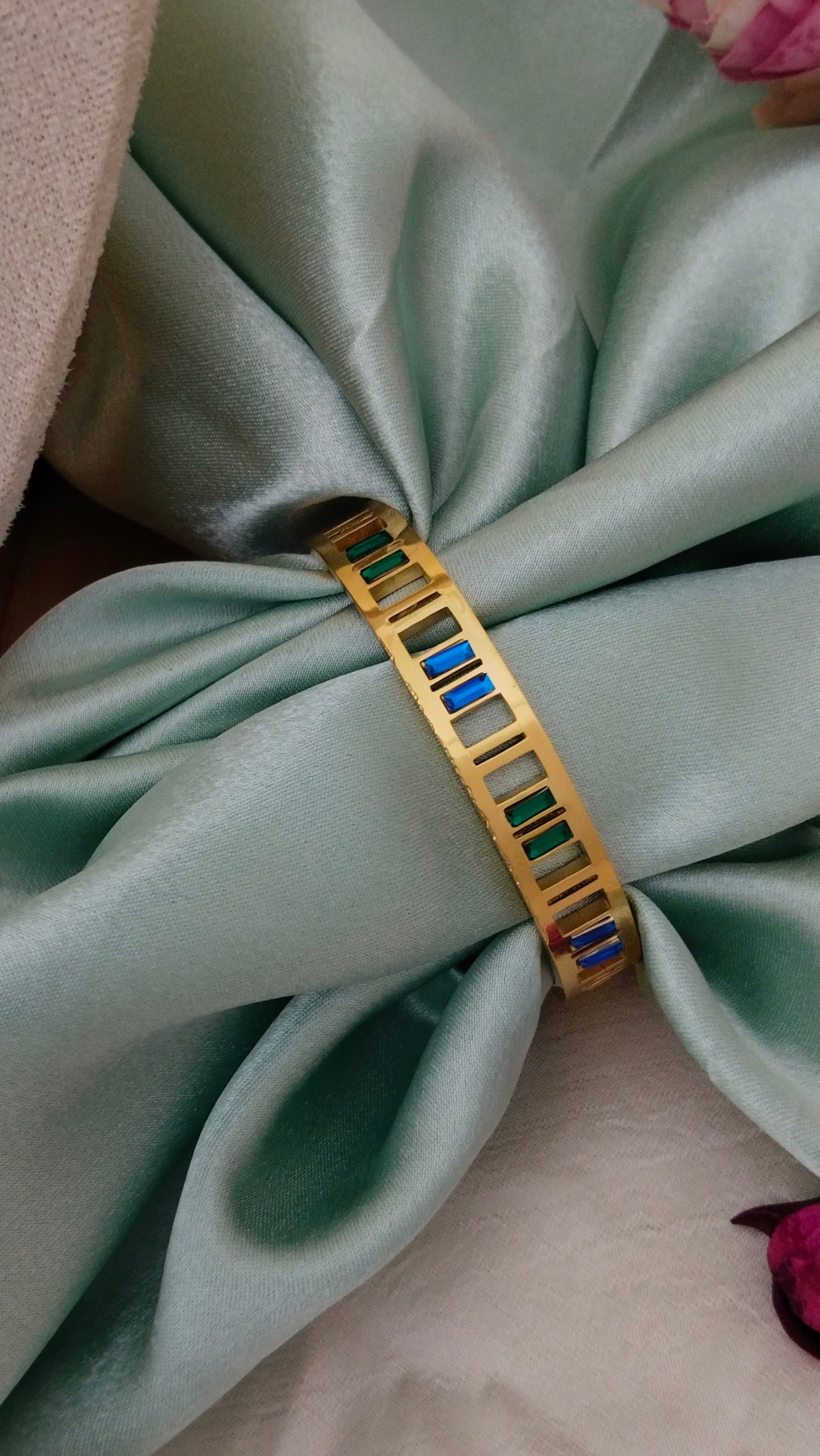 Anti tarnish Stainless steel openable multicolor stone unisex Bracelet / kada