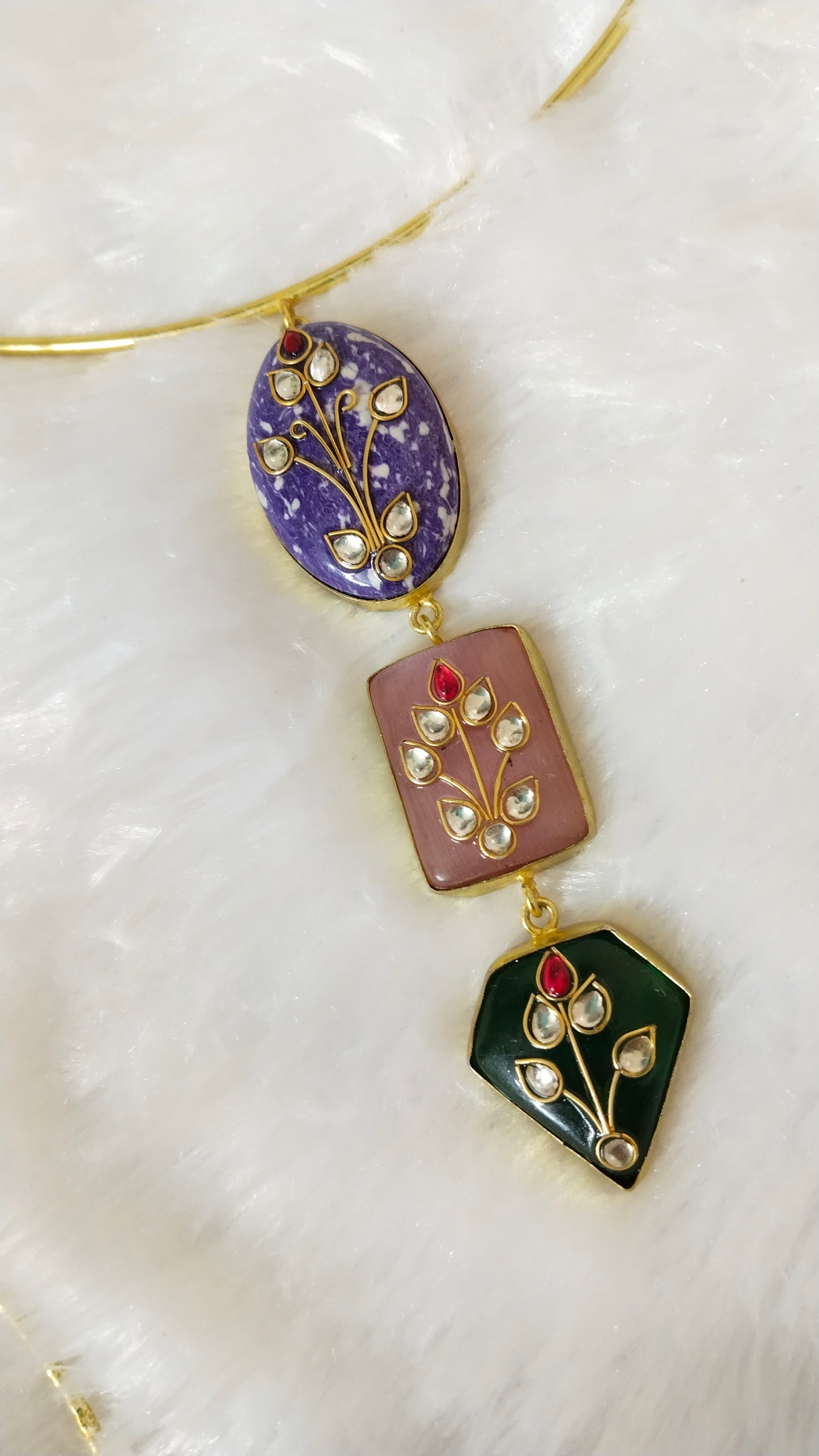 Multicolor monalisa stone with stone setted hasli choker