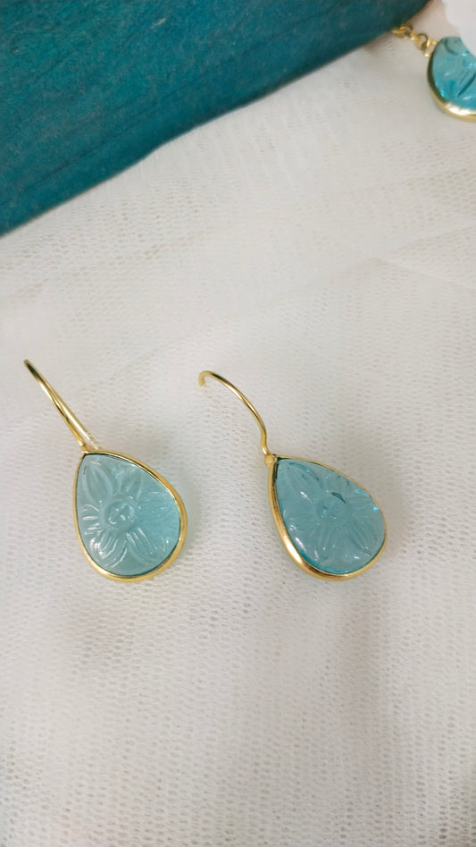 Beautifully Carved sky blue monalisa stone with self designed necklace set