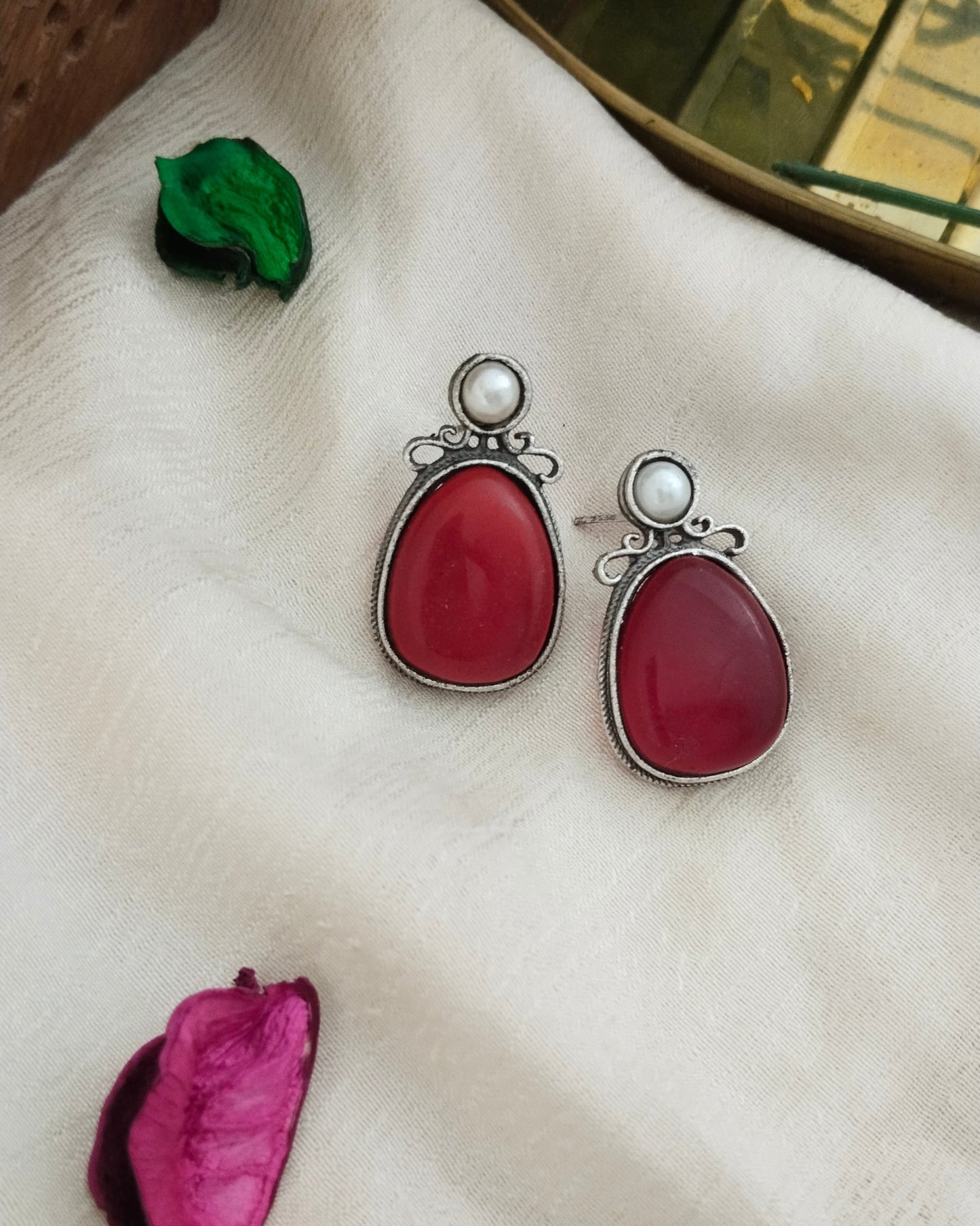 Red monalisa stone silver replica earring