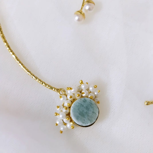 Unique hasli choker with druzy stone