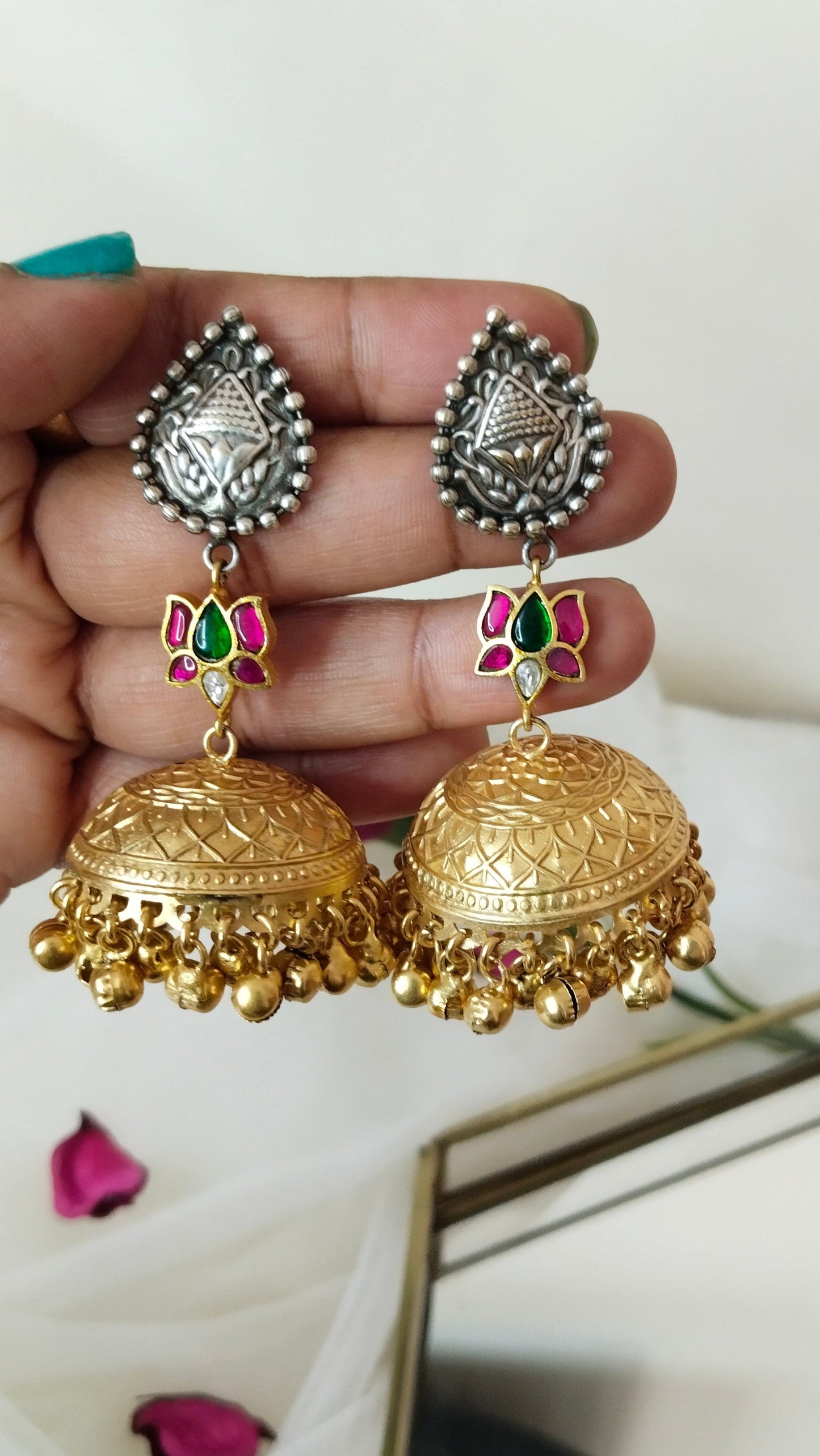 Pakshi Kundan Tamara dual tone Brass Jhumka Earring