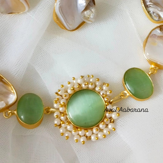 Mother of pearl with monalisa stone neckwear