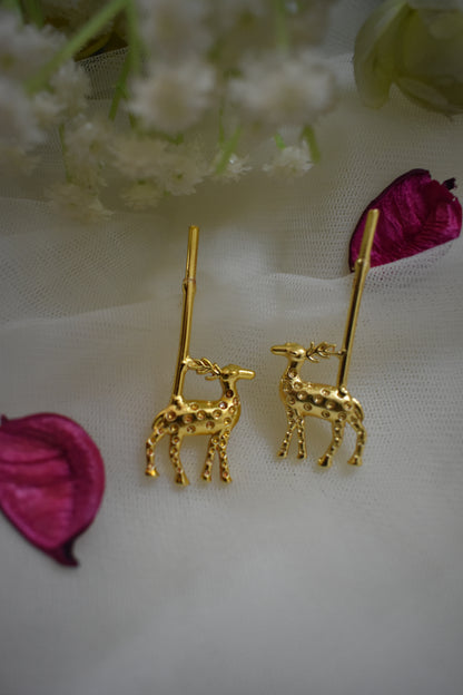 ABE0004  Beautiful Golden Deer earring