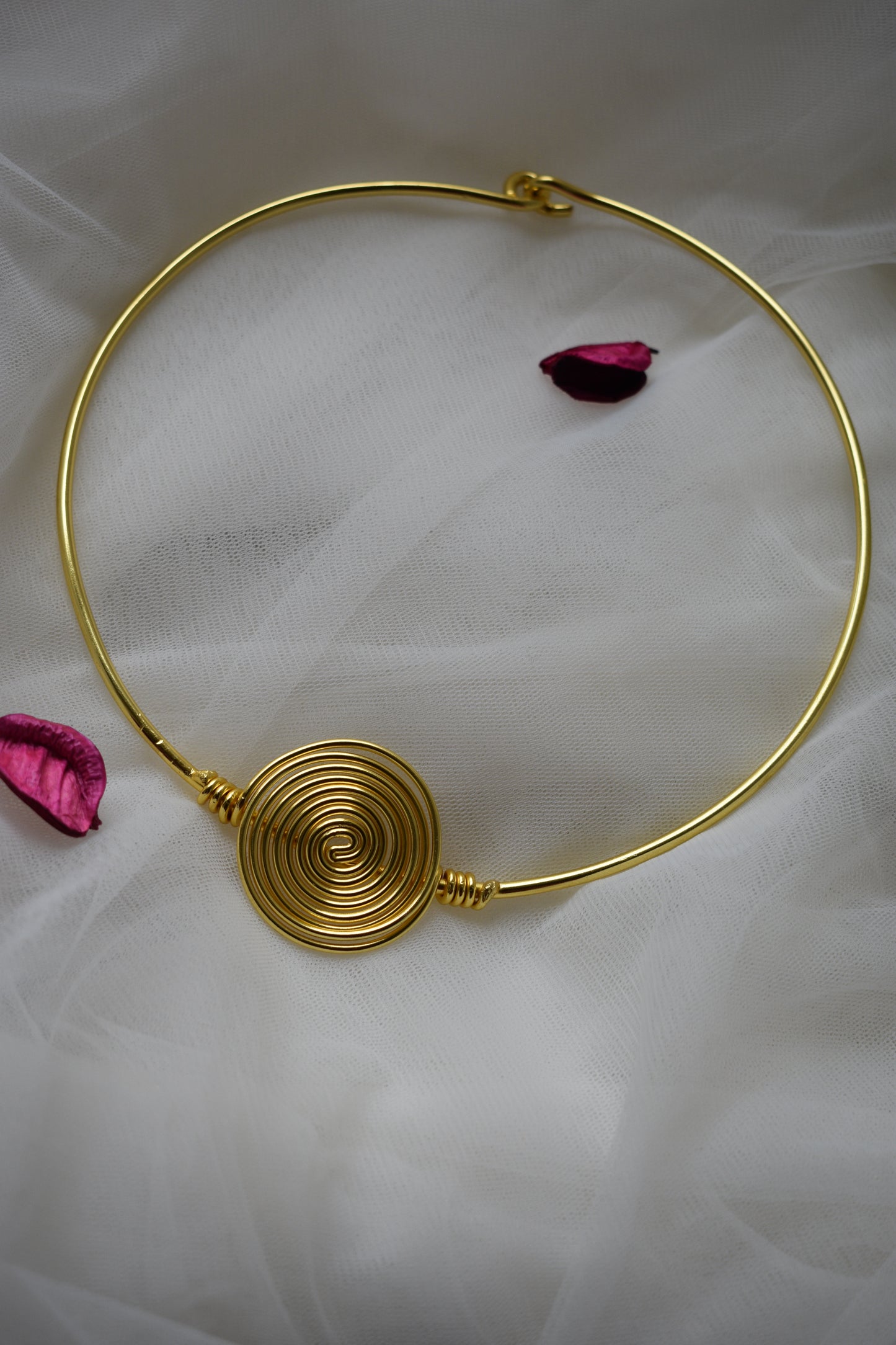 ABH0001 Brass Swirl Hasli choker