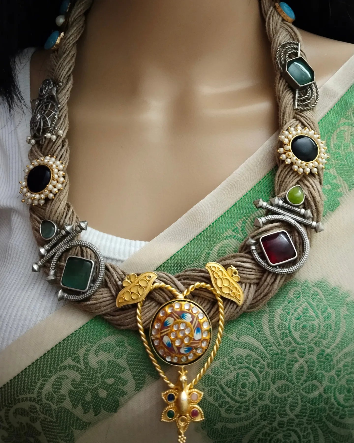 Statement Jute Neckwear