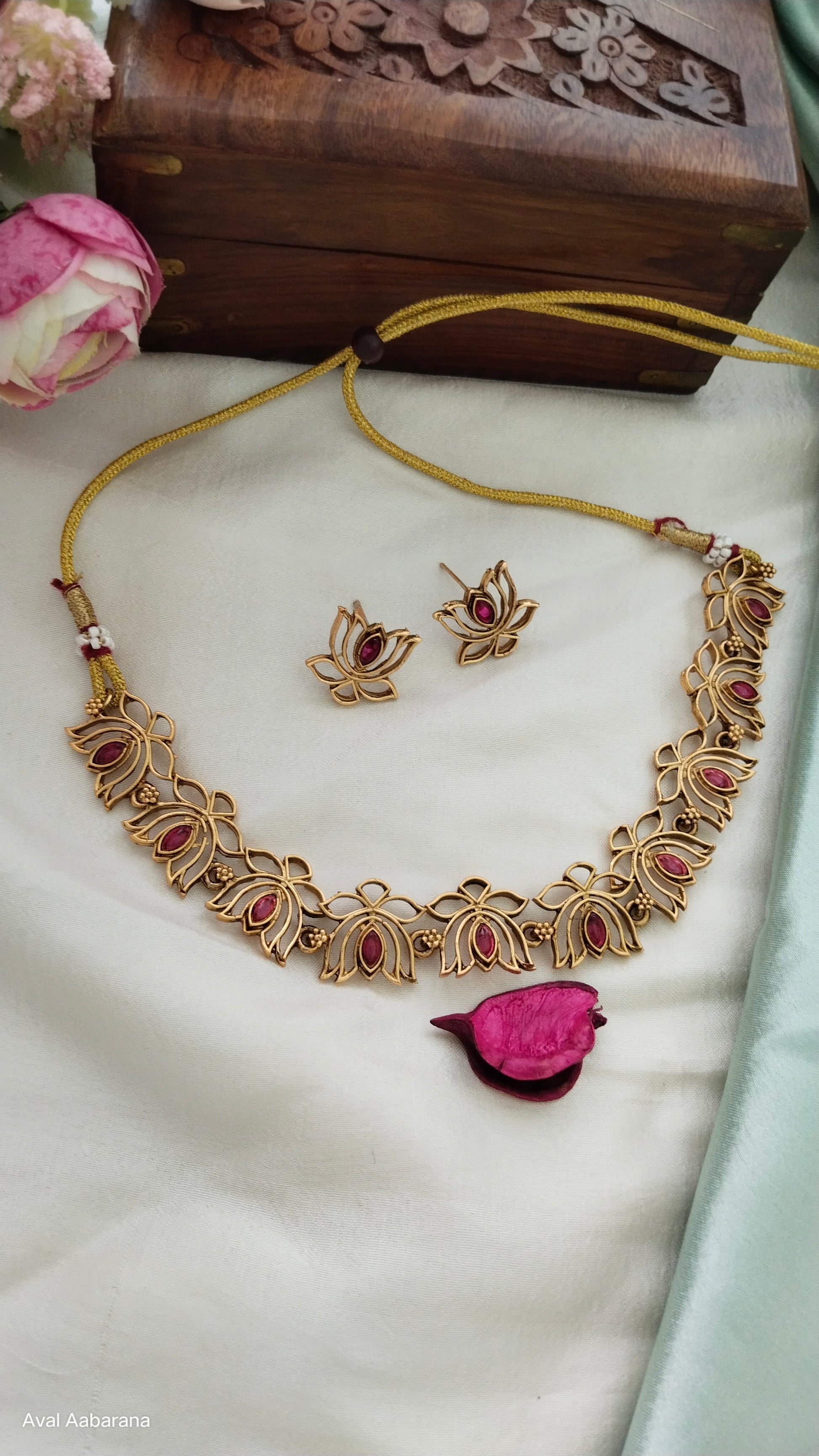 Budgeted elegant Tamara necklace set with earrings,aval aabarana ,best fashion jewellery brand, brass earrings,