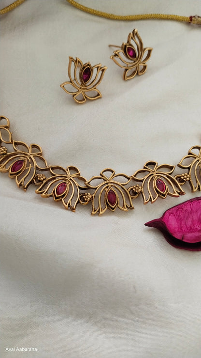 Budgeted elegant Tamara necklace set with earrings