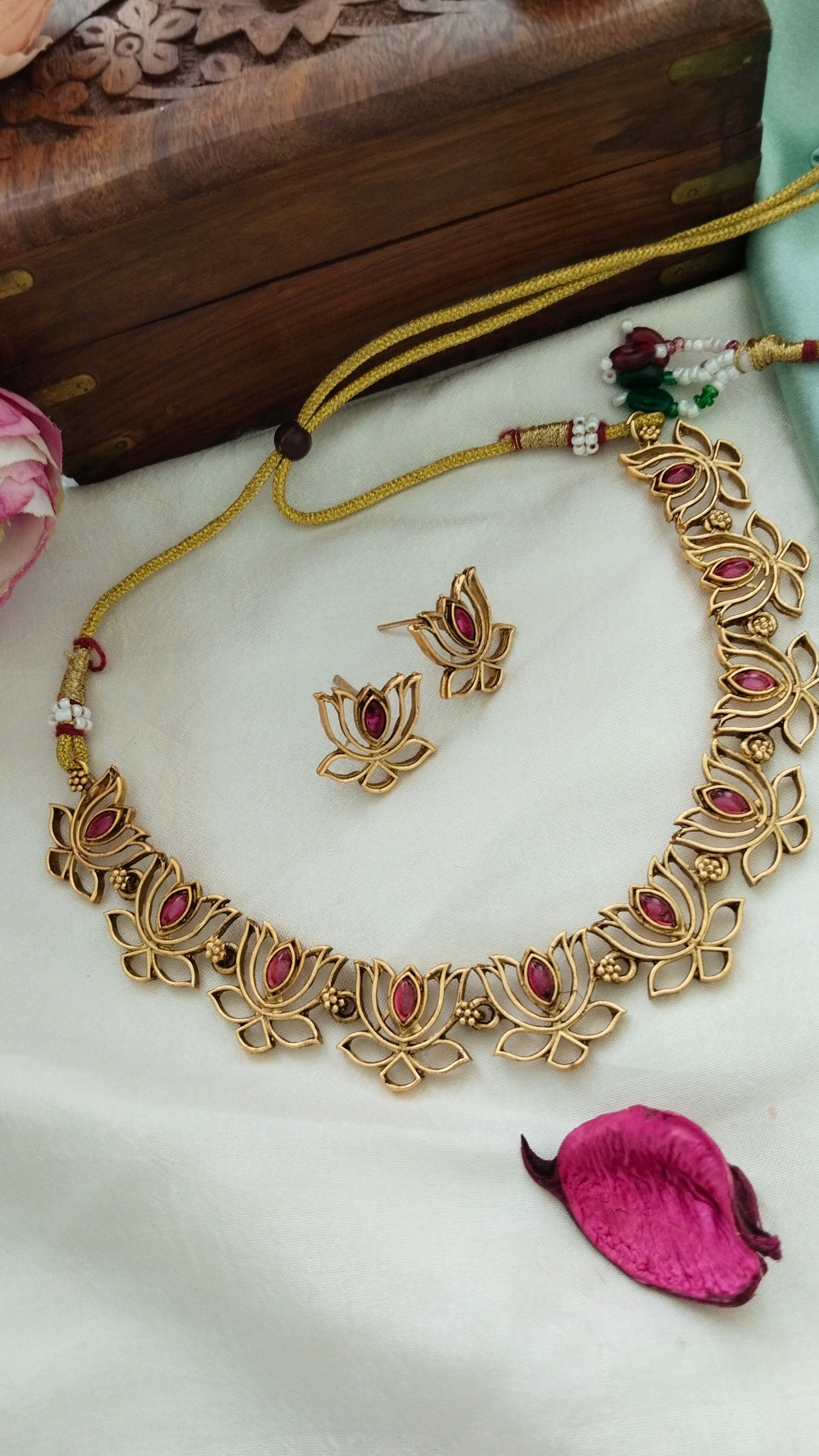 Budgeted elegant Tamara necklace set with earrings,aval aabarana ,best fashion jewellery brand, brass earrings,