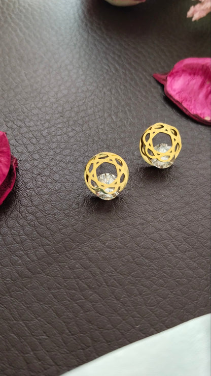 Anti tarnish Stainless Steel diamond look alike Star stud