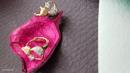 Cute anti tarnish stainless steel diamond look alike cat earring