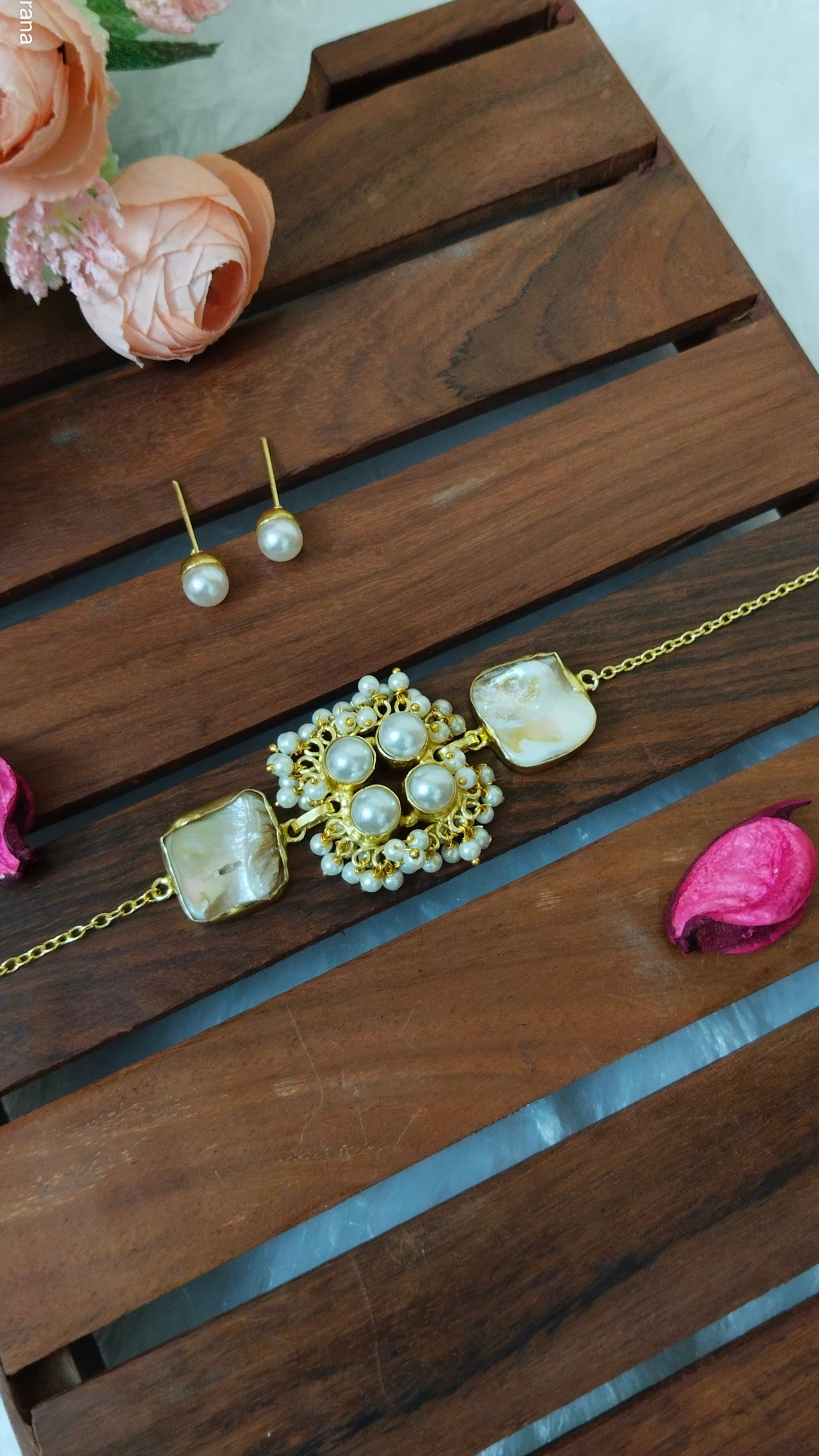 
aval aabarana ,best fashion jewellery brand, brass earrings