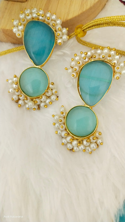 Teal blue monalisa Stone Brass necklace set adorned with pearl