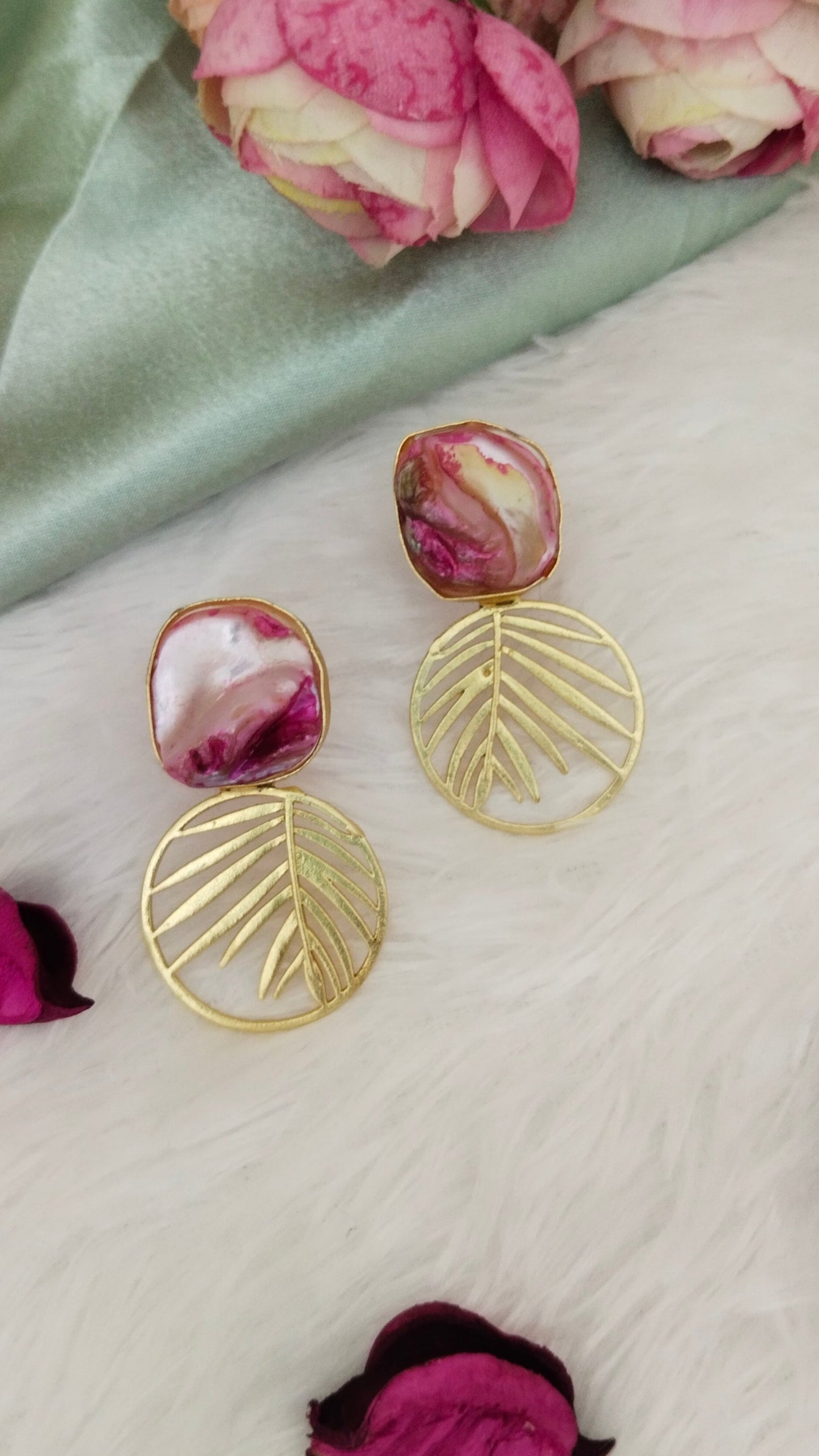 aval aabarana ,best fashion jewellery brand, brass earrings