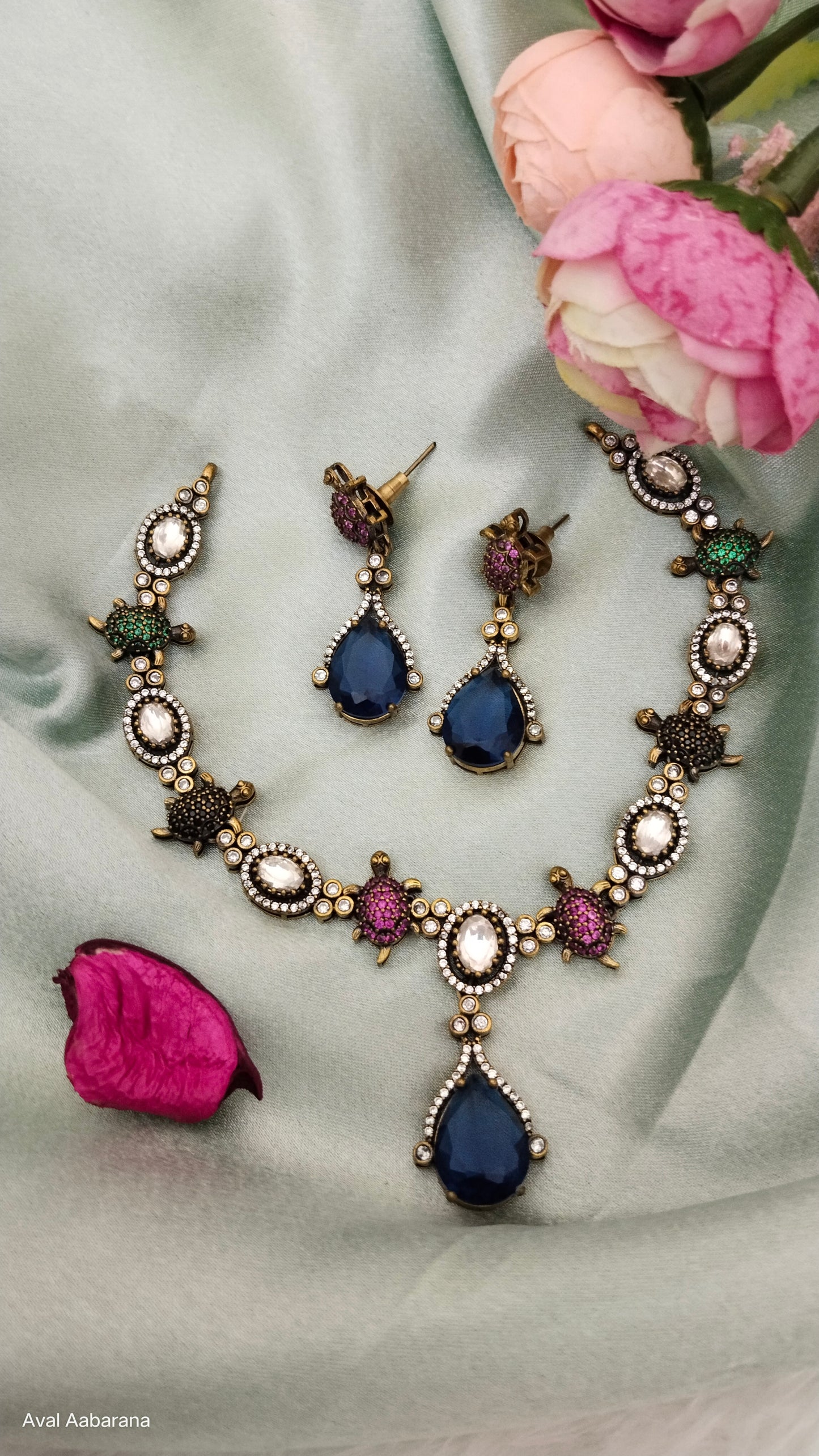 Victorian cute turtle necklace with earrings in Royal Blue & dark green