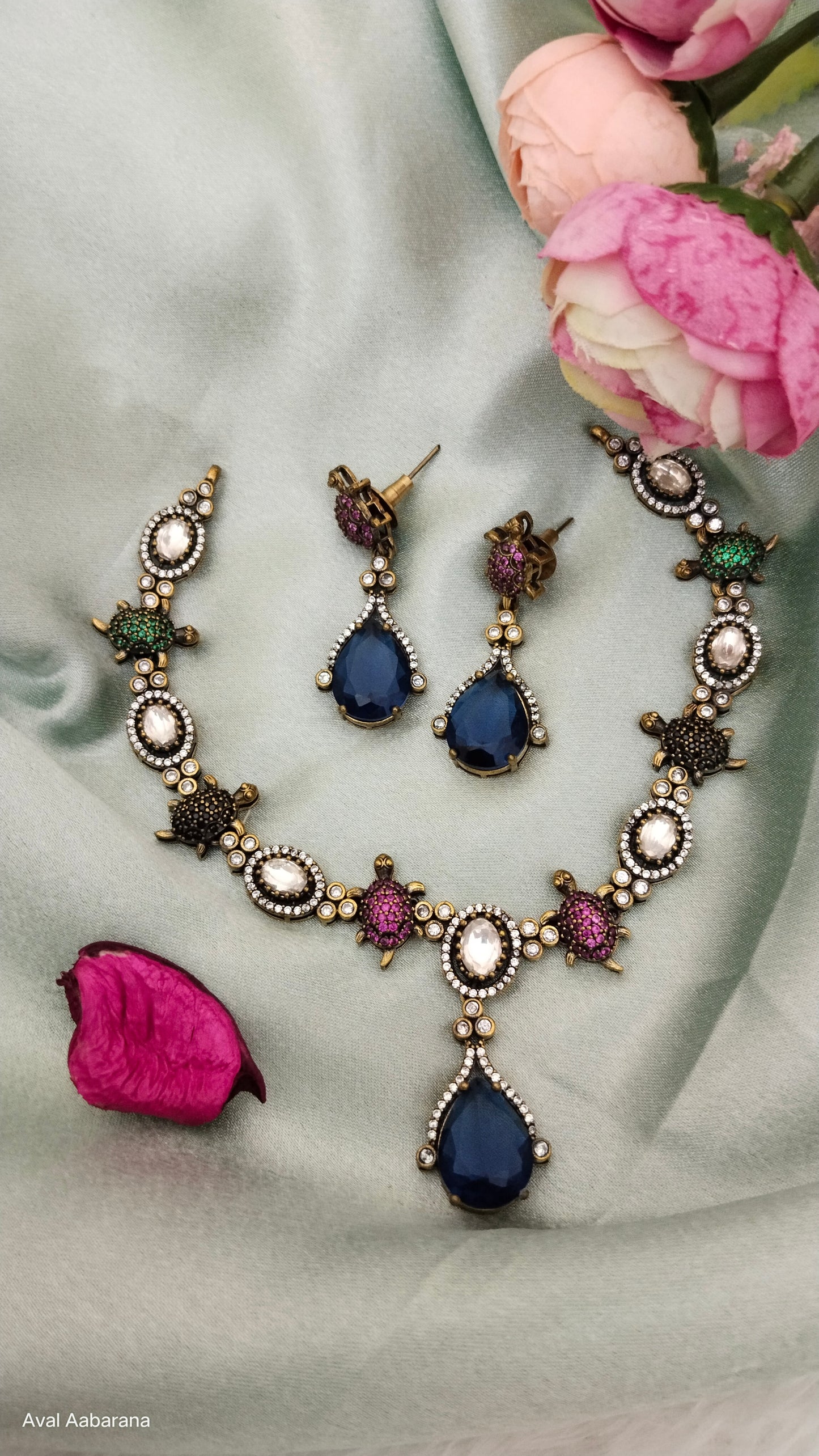 Victorian cute turtle necklace with earrings in Royal Blue & dark green