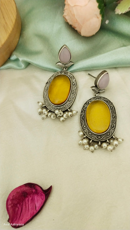 Pretty monalisa pink with yellow stone earring