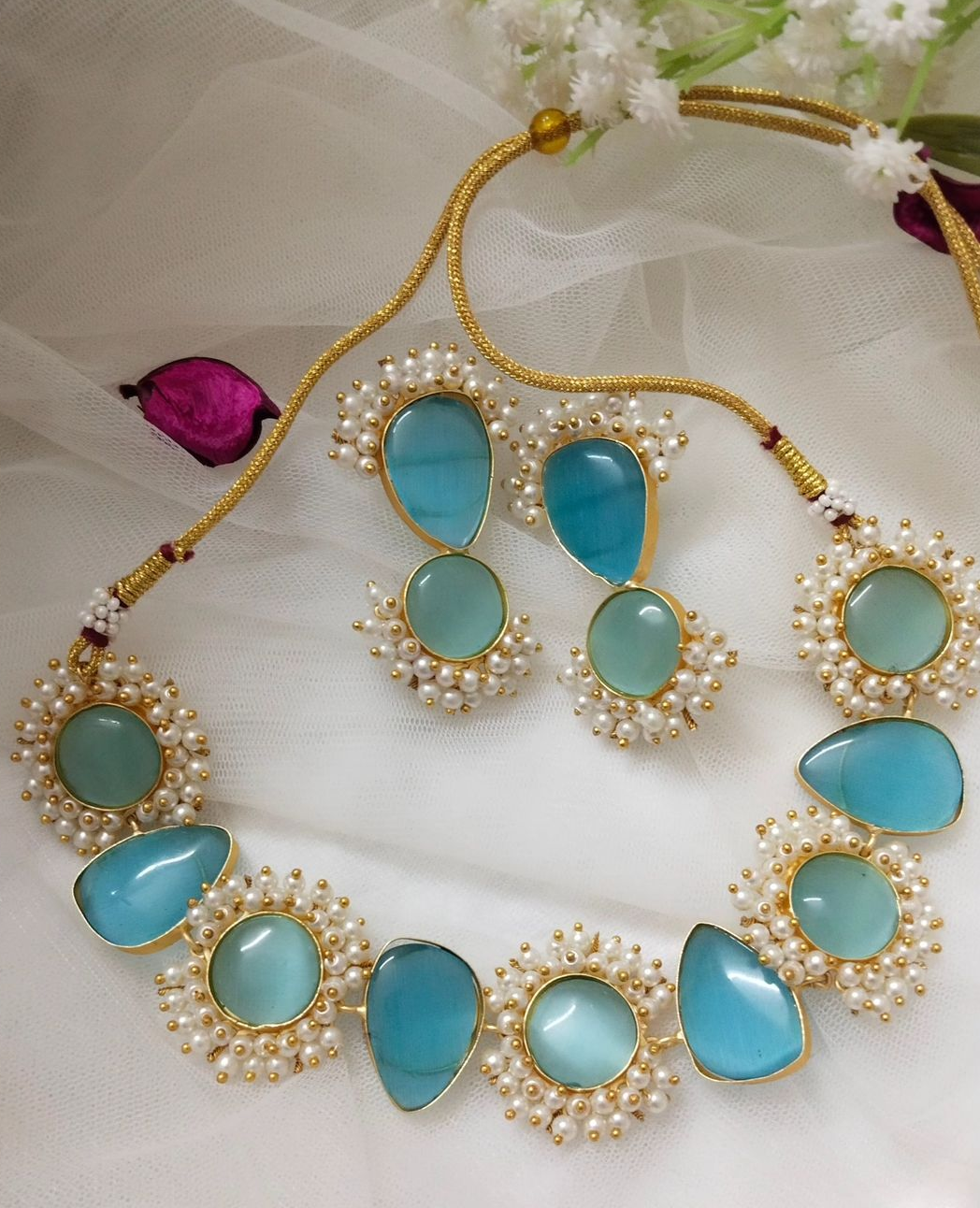 Monalisha stone  neckwear