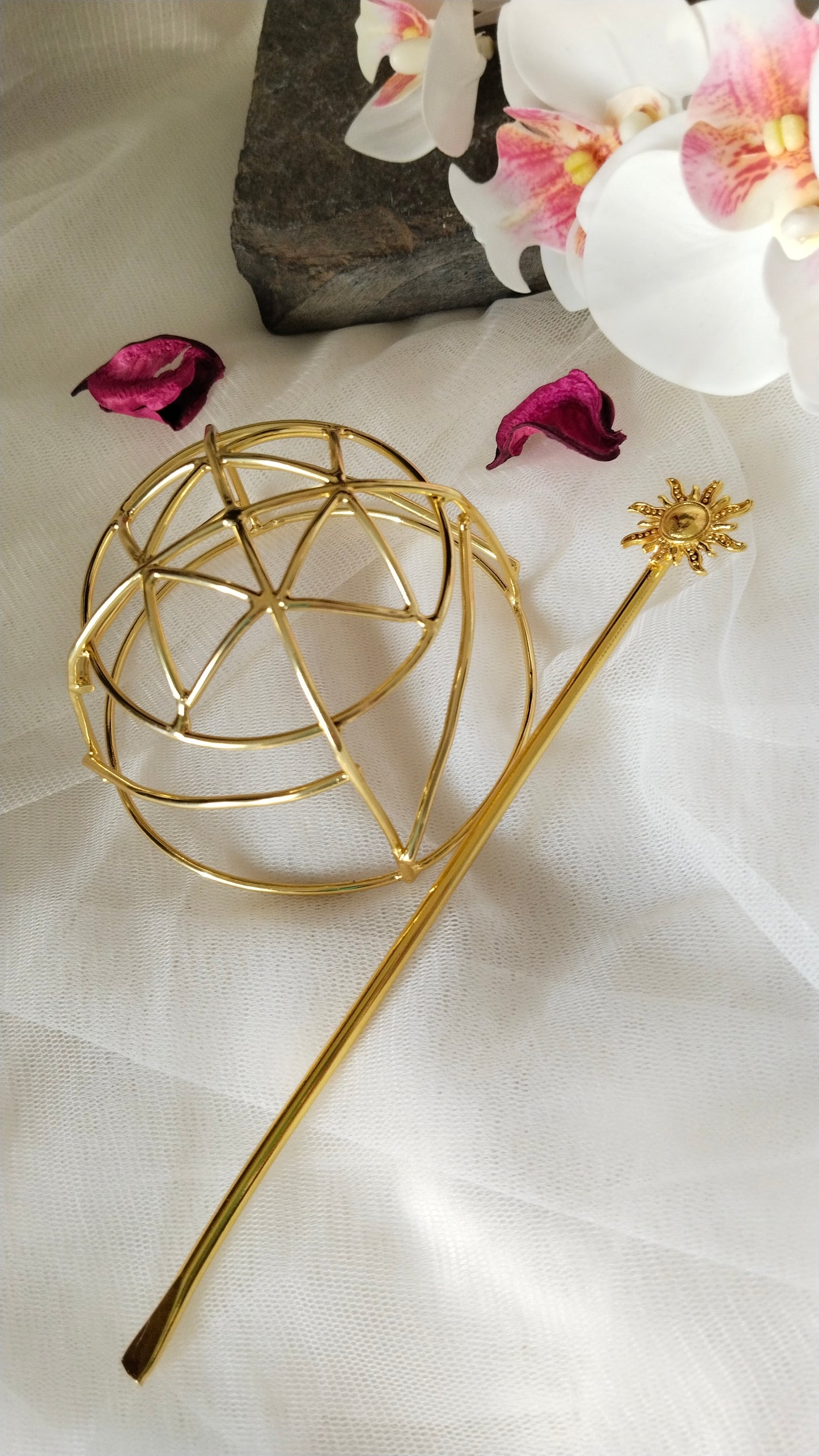 Janhvi kapoor Hair bun accessories 2