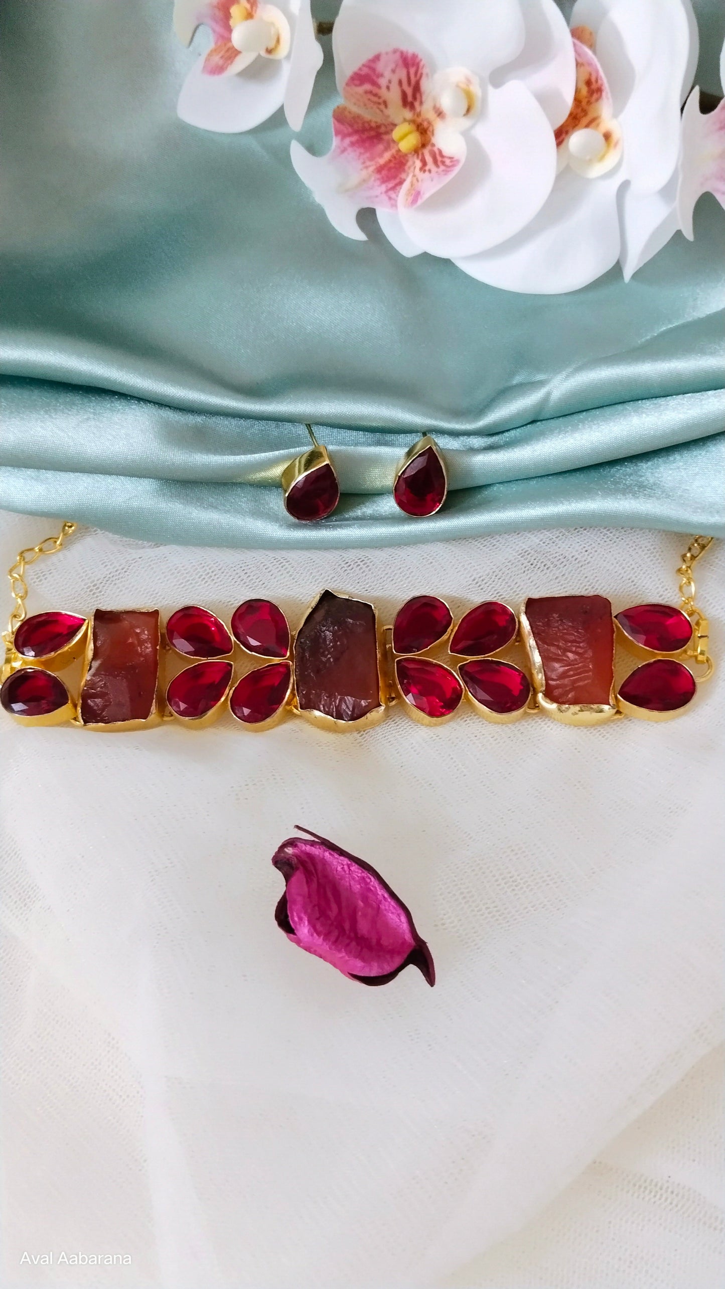 Raw stone choker necklace with earring set in 3 shades