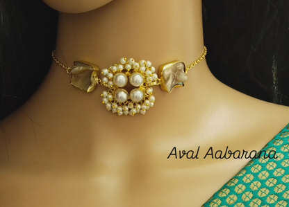 Cute mother of pearl choker