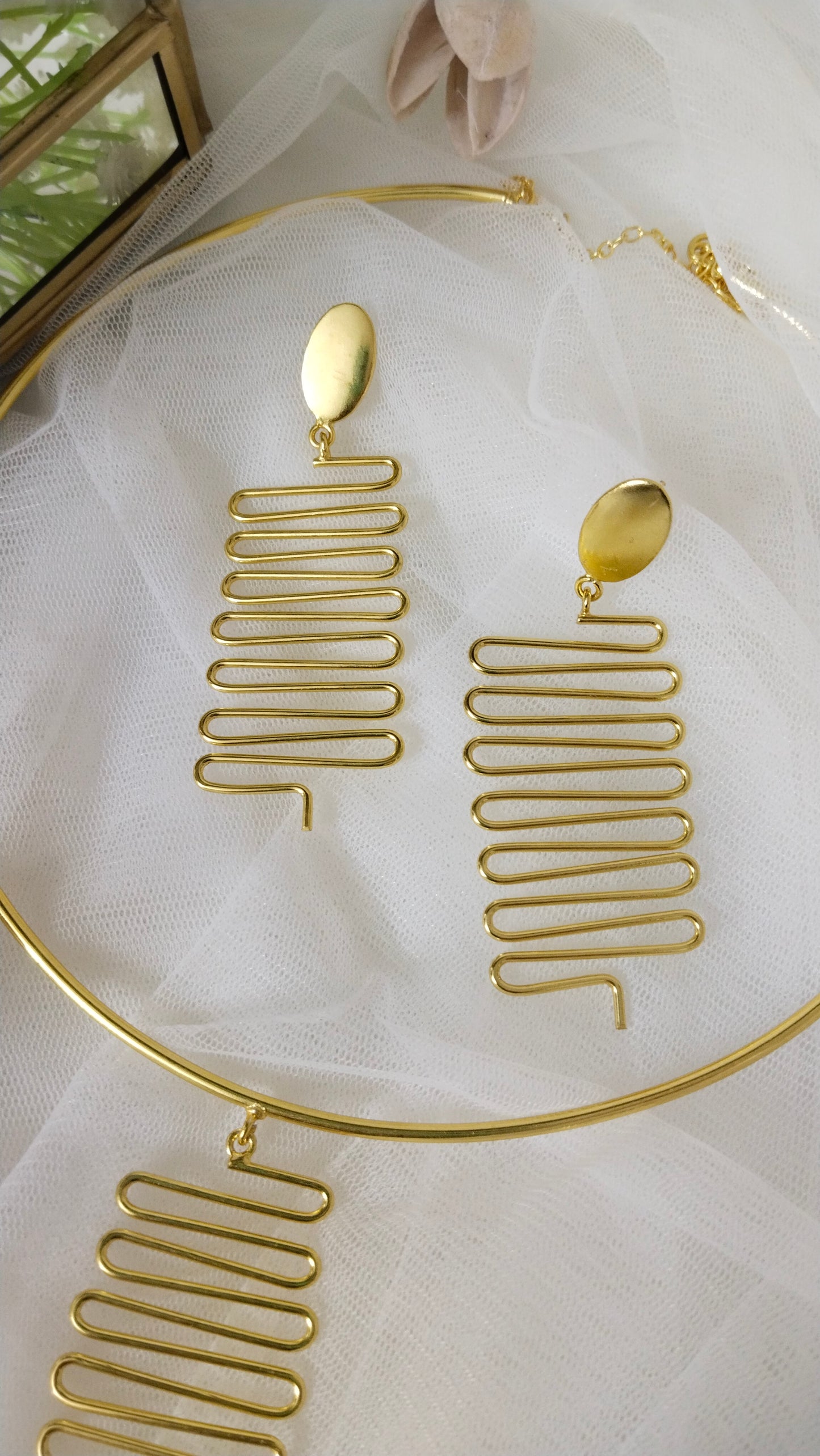 Long pendant Hasli with earrings