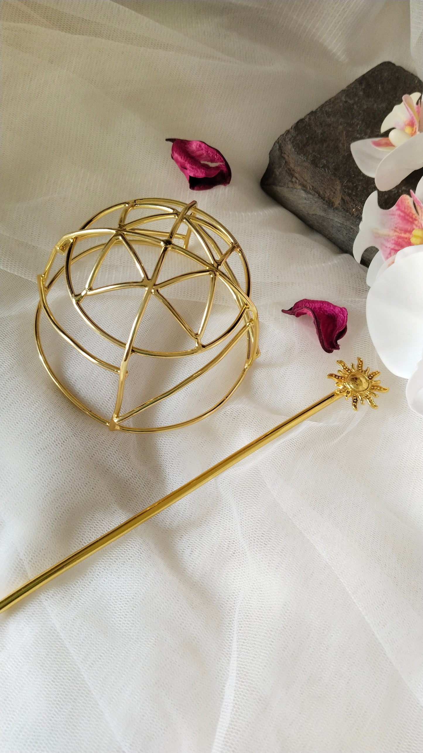 Janhvi kapoor Hair bun accessories 2