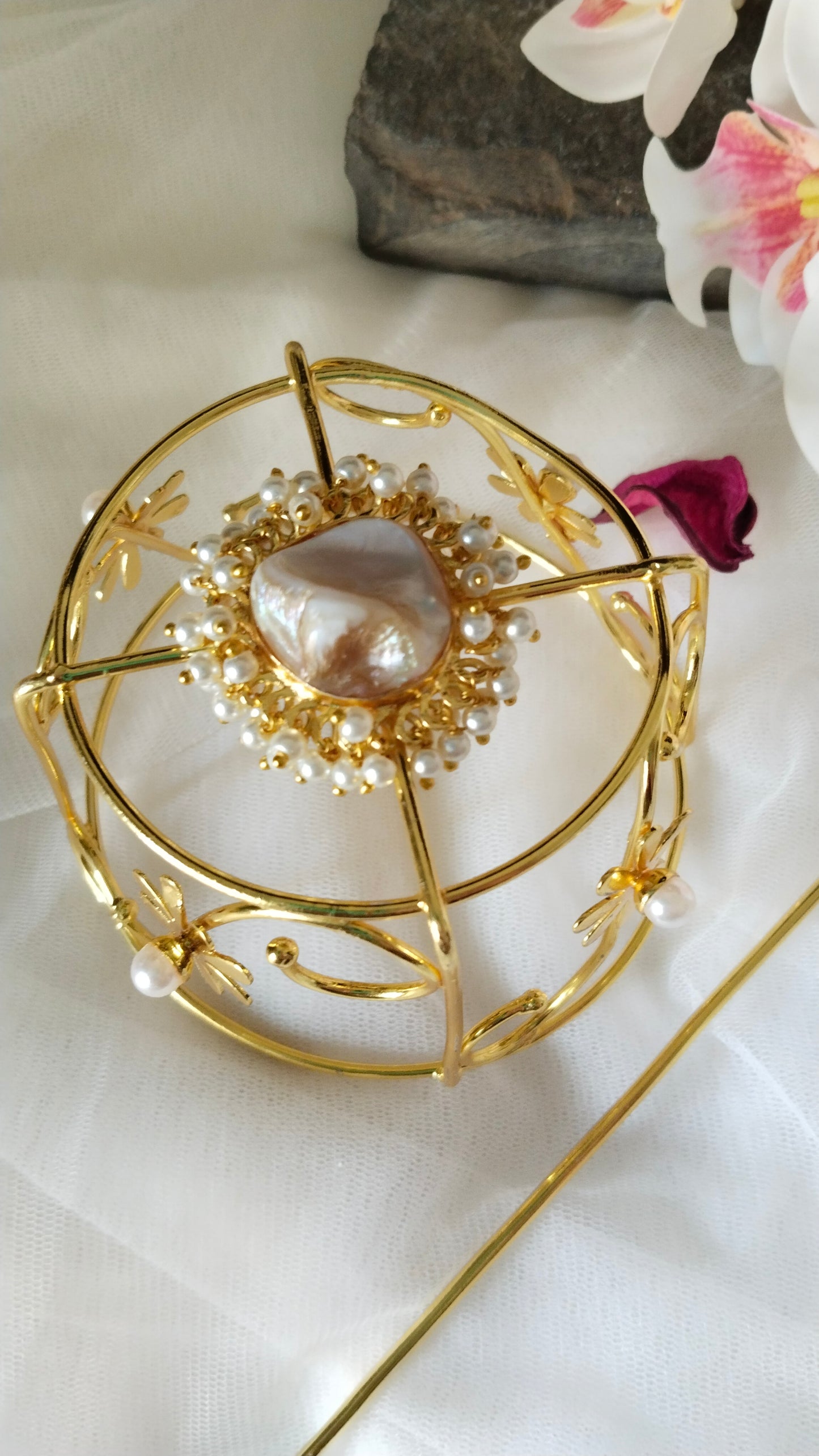 Janhvi kapoor Hair bun accessories 1