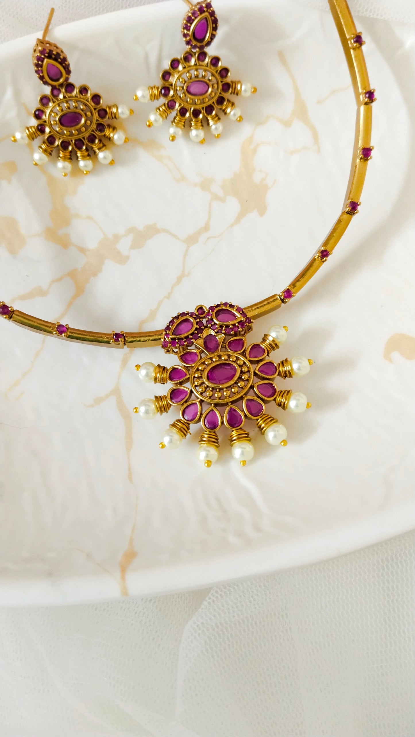 Cute traditional hasli  with earrings necklace set