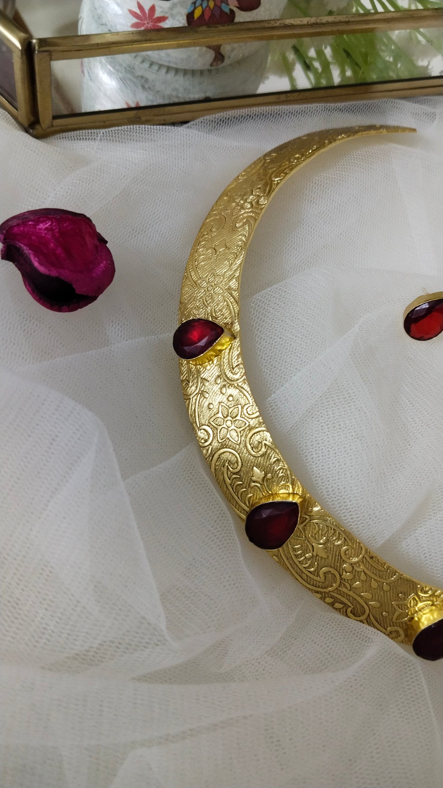 The statement Bold Hasli necklace set ( Royal blue & Red/