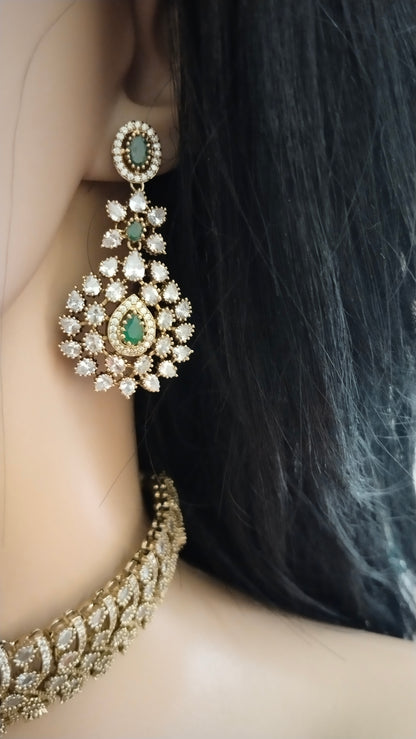 Diamond lookalike green choker with pretty earring