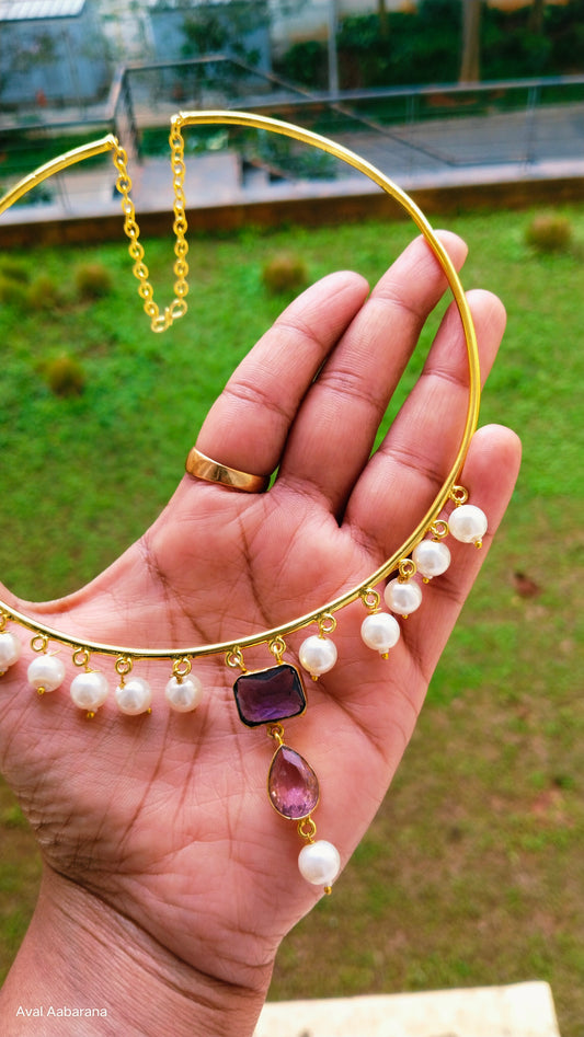 BR102 Pretty Glass Quartz crystal stone  Brass Hasli choker necklace adorned with pearl