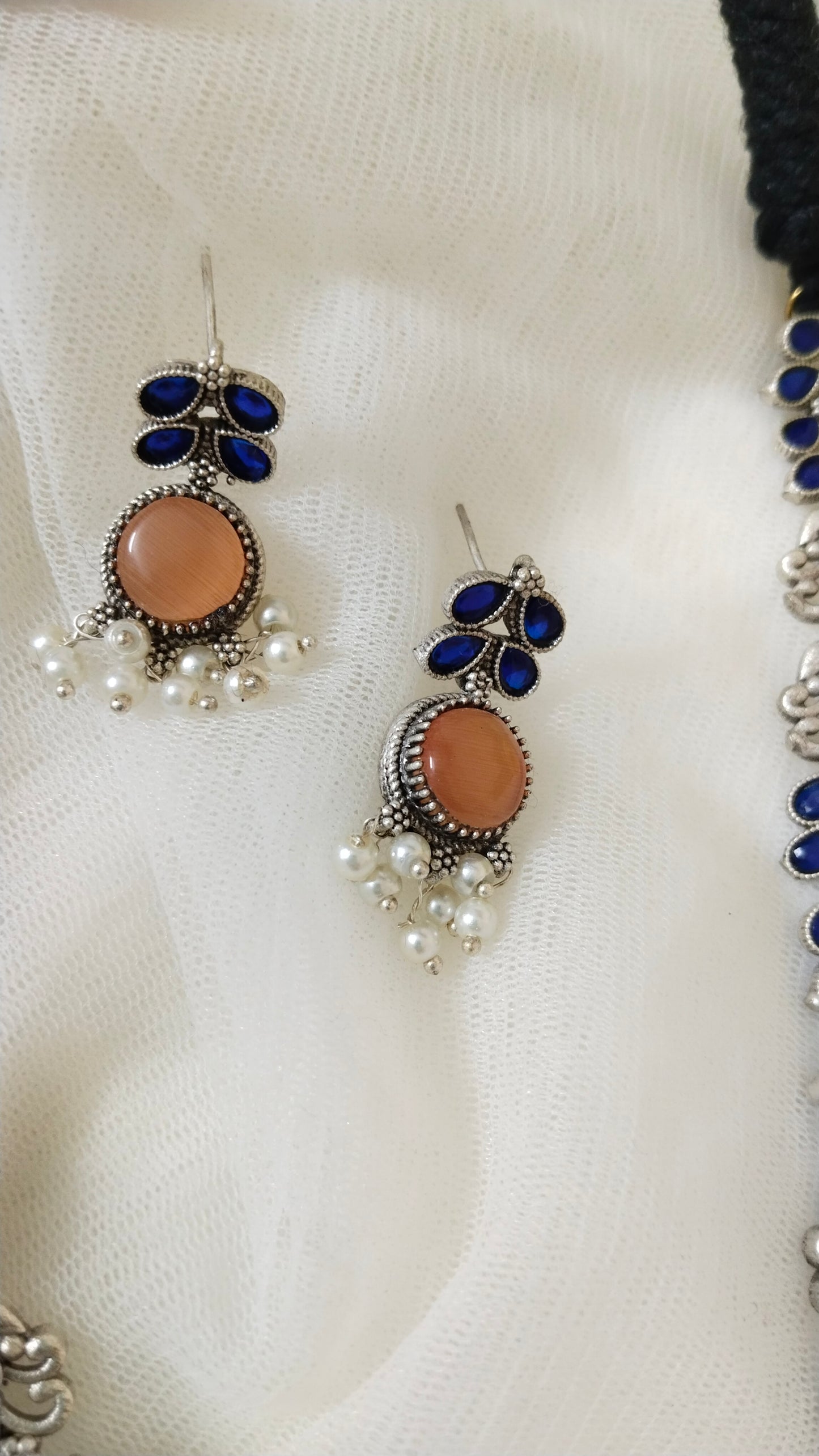 Blue with peach stone elephant silver Replica neckwear with earrings