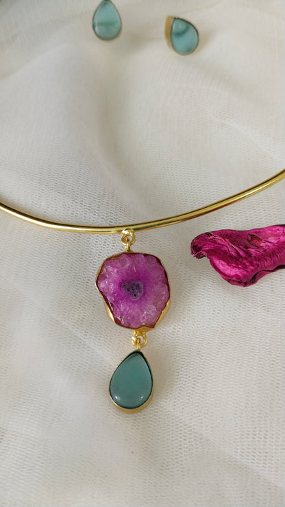 Chetna agate stone hasli with drop earring