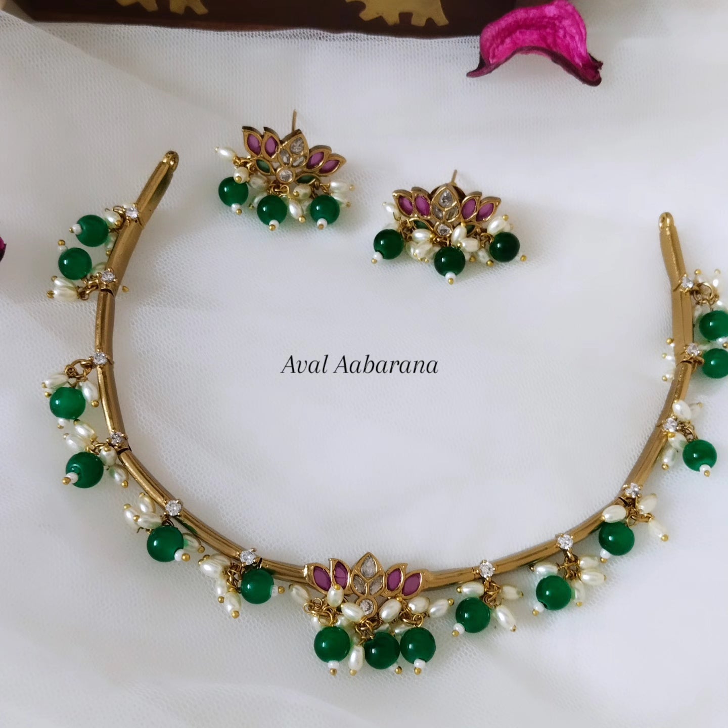 Beautiful gold lookalike lotus husli choker