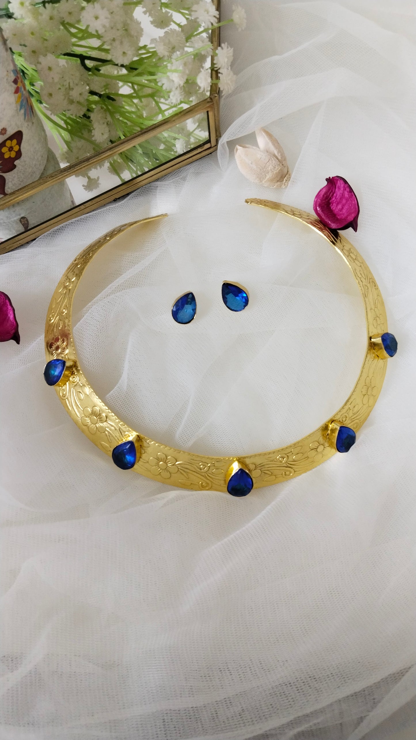 The statement Bold Hasli necklace set ( Royal blue & Red/