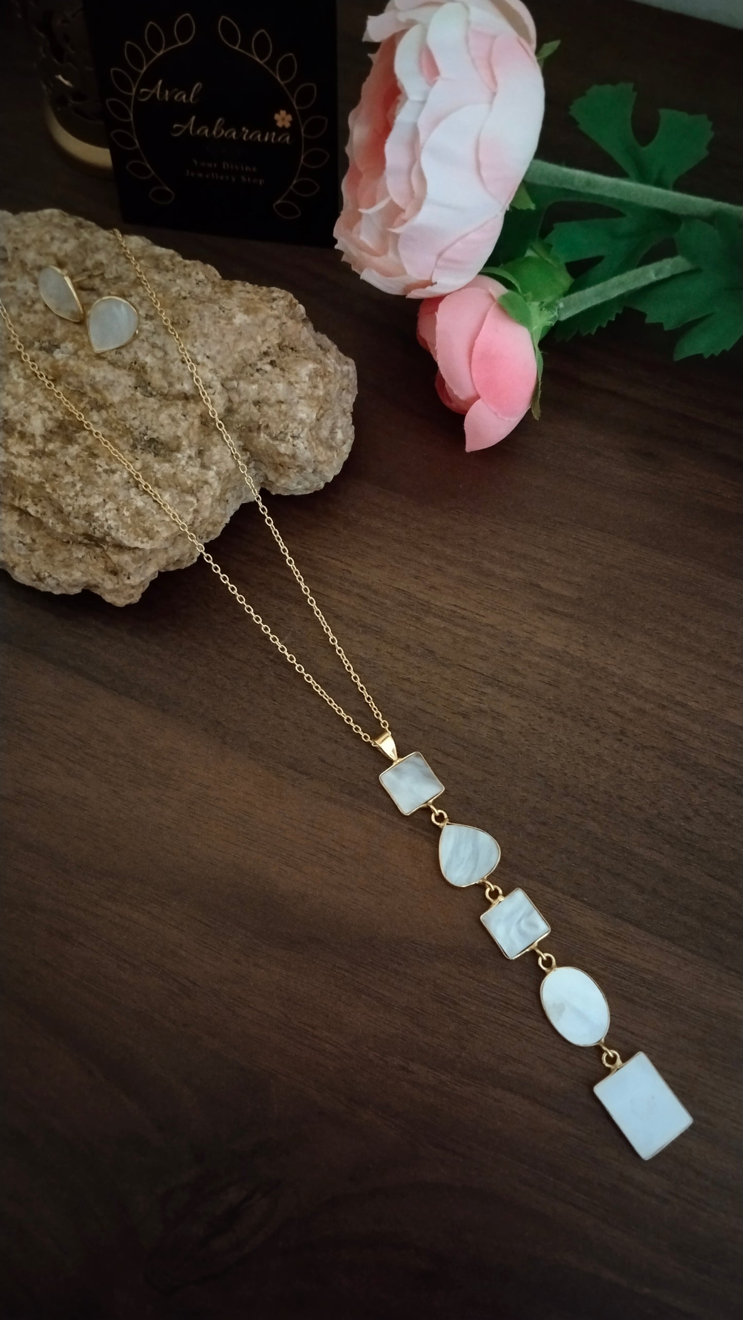Mother of pearl indo western long pendant chain with earring